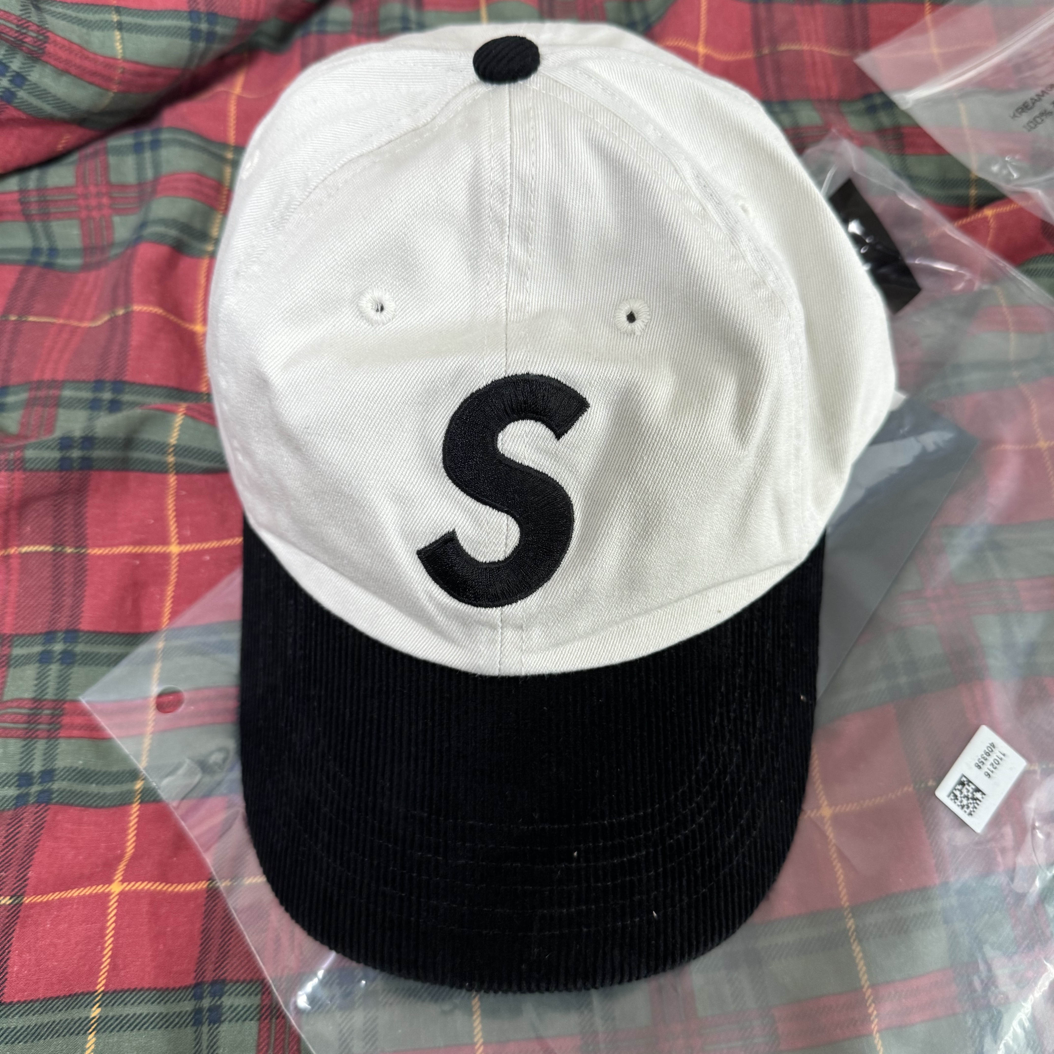 Supreme 2-Tone S Logo 6-Panel Stone - 24SS 착용 스타일 - 2