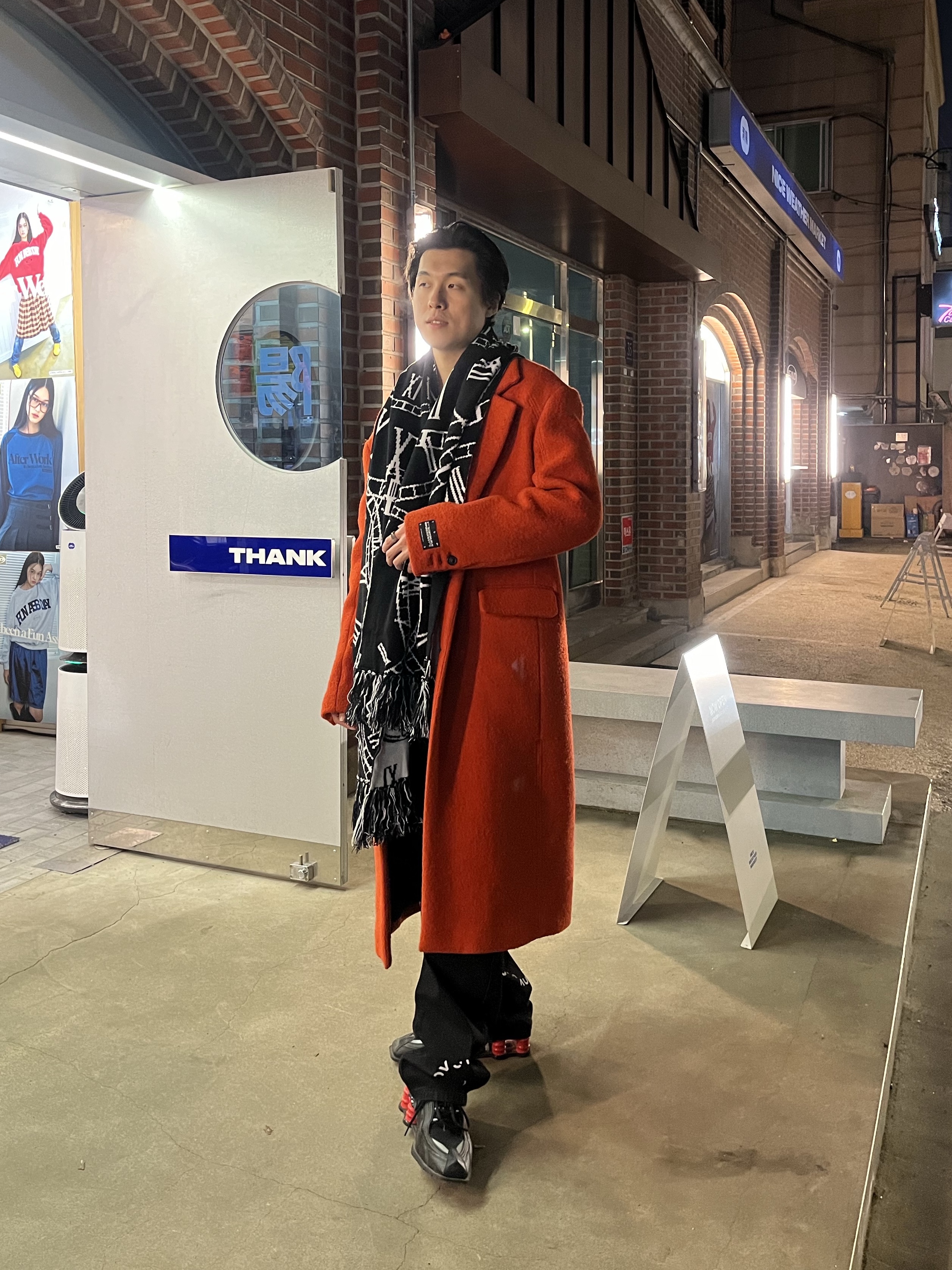 Nike x Martine Rose Shox MR4 Black, Zara x Ader Error Wool Blend Oversize Coat Orange 착용 스타일 - 2