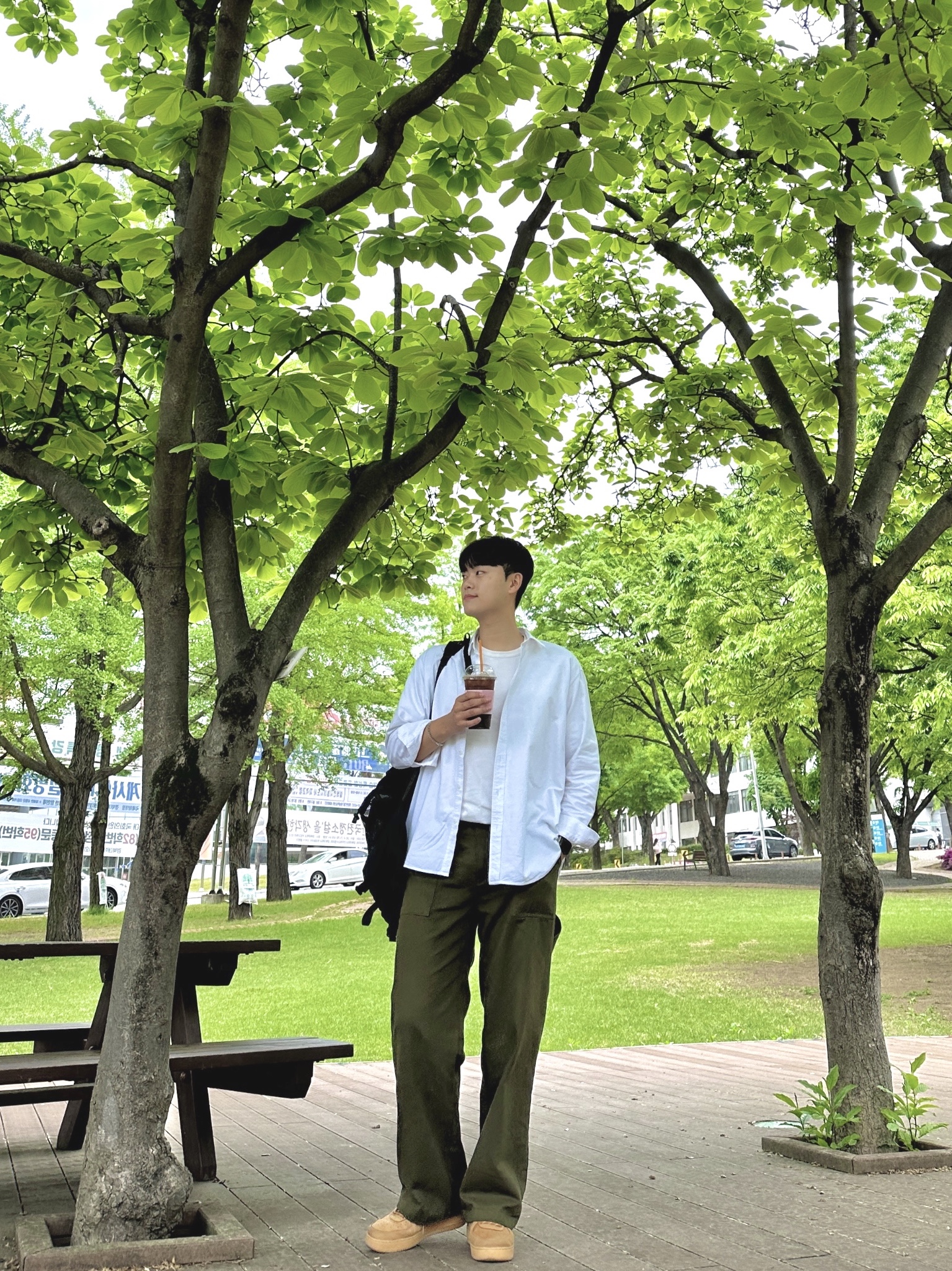 Nike Air Force 1 '07 WB Flax, The North Face Big Shot Black 착용 스타일 - 1