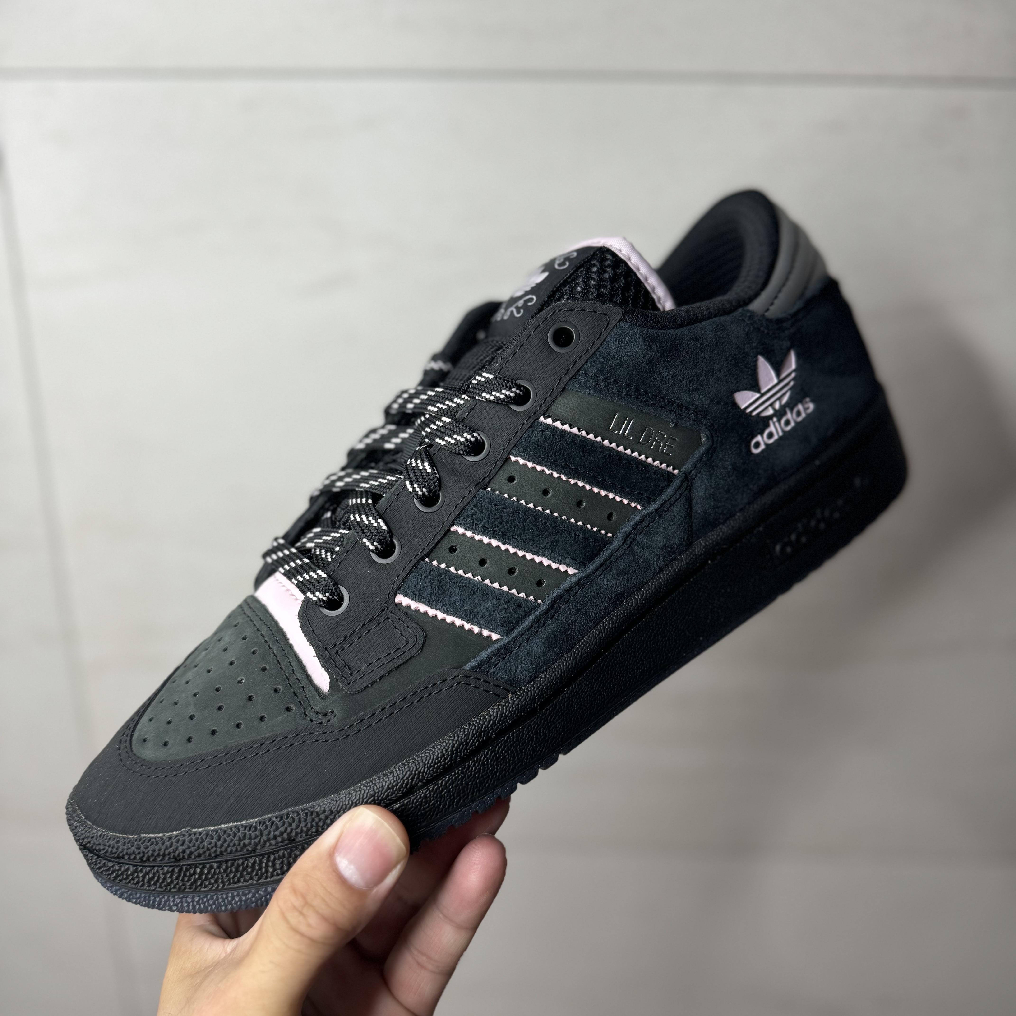Adidas x Dre Centennial 85 Low ADV Core Black Clear Pink 착용 스타일