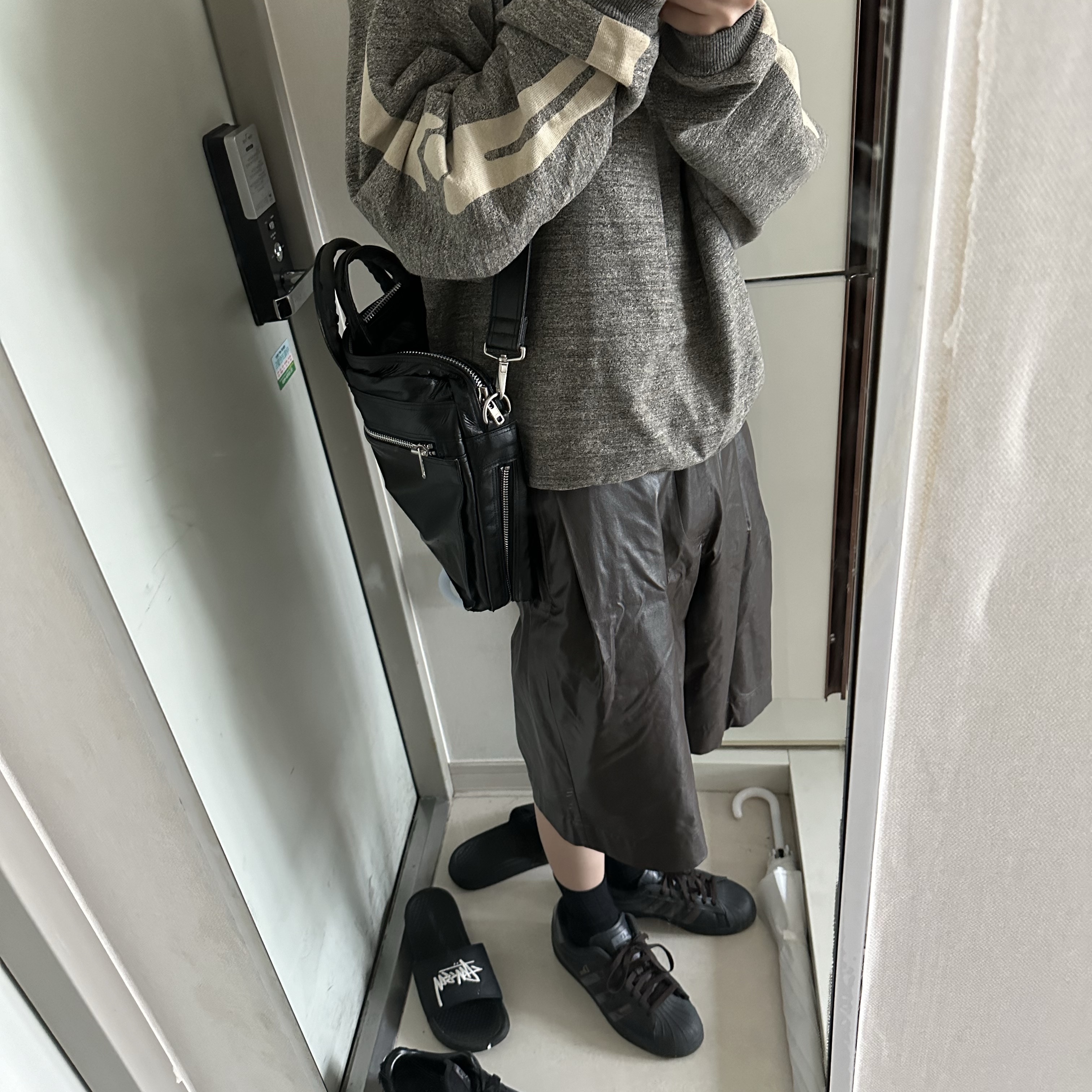 Adidas x Dime Superstar ADV Carbon Grey Five, Kapital Fleece Big Crewneck Sweat Heather Charcoal 착용 스타일