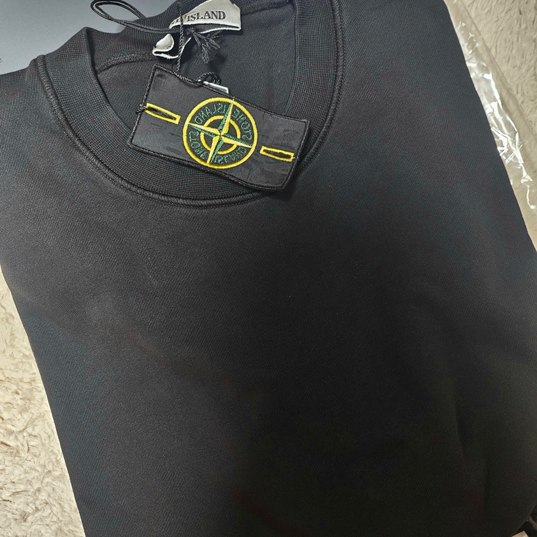 Stone Island 63051 Cotton Fleece Garment Dyed Sweatshirt Black - 24SS 착용 스타일