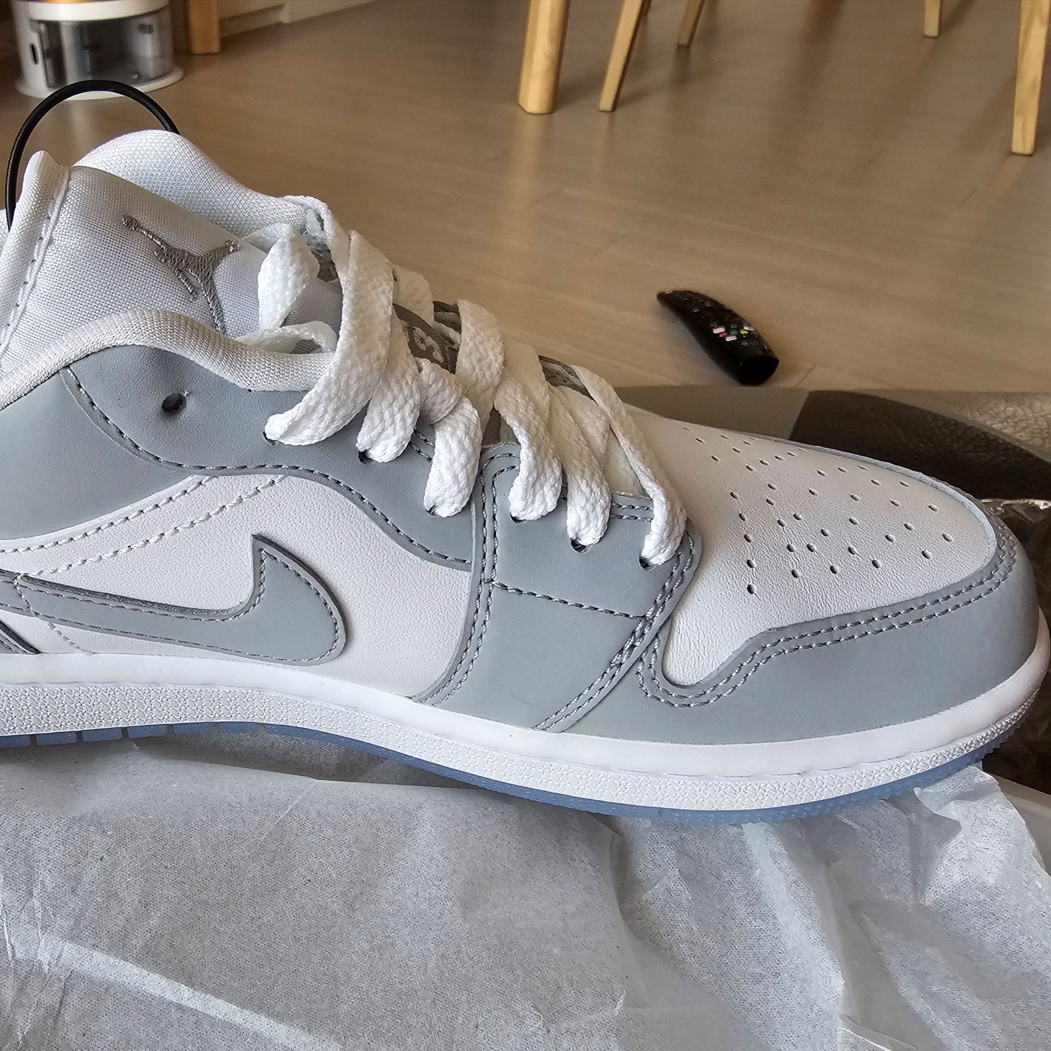 (W) Jordan 1 Low White Wolf Grey 착용 스타일 - 4