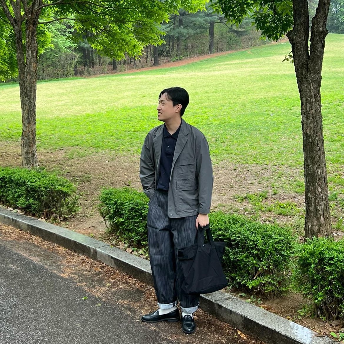 YMCL KY Tote Bag Black (GB0636), YMCL KY Tote Bag Olive (GB0636) 착용 스타일