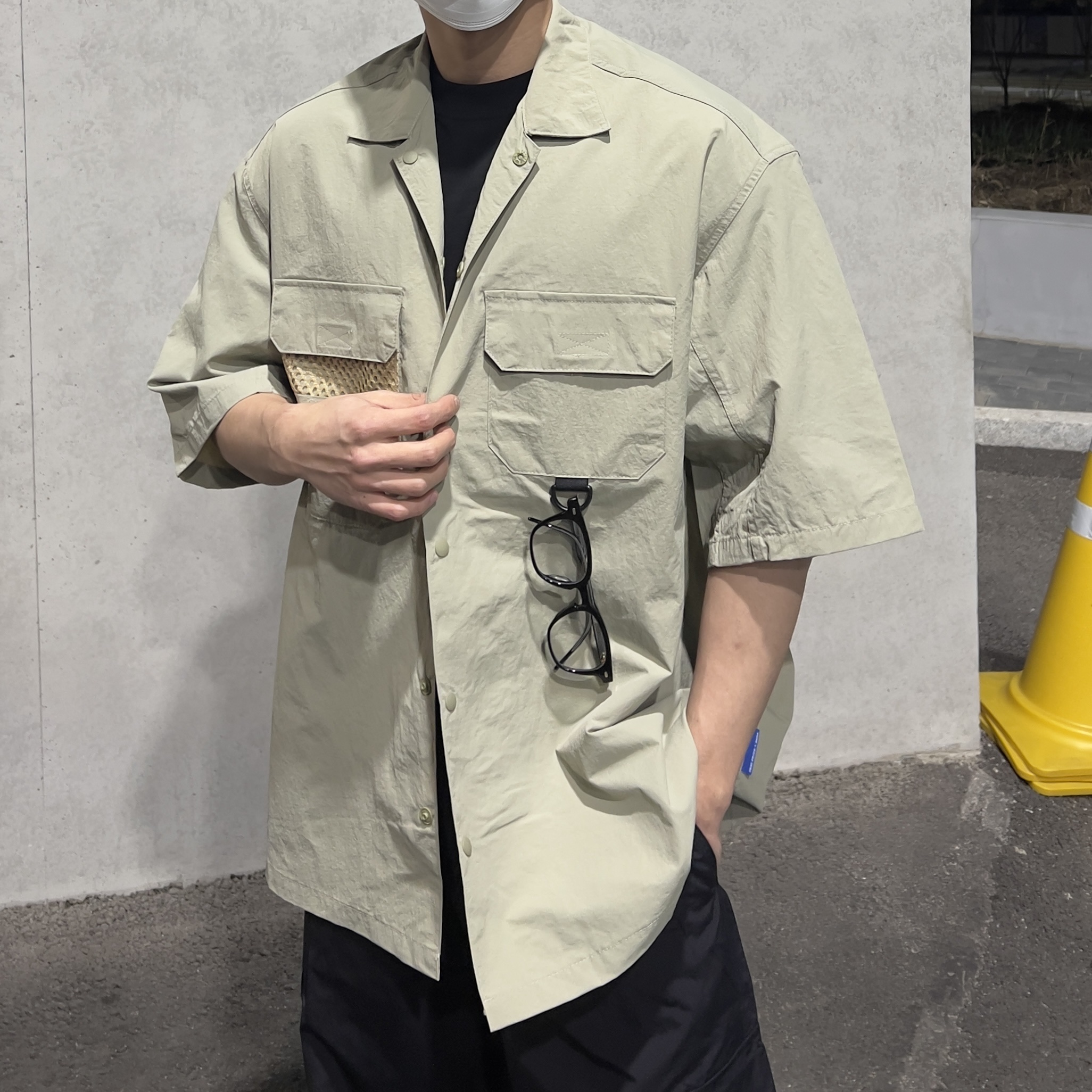 Oakley Factory Team x Brain Dead Flesh White Birch 착용 스타일 - 3