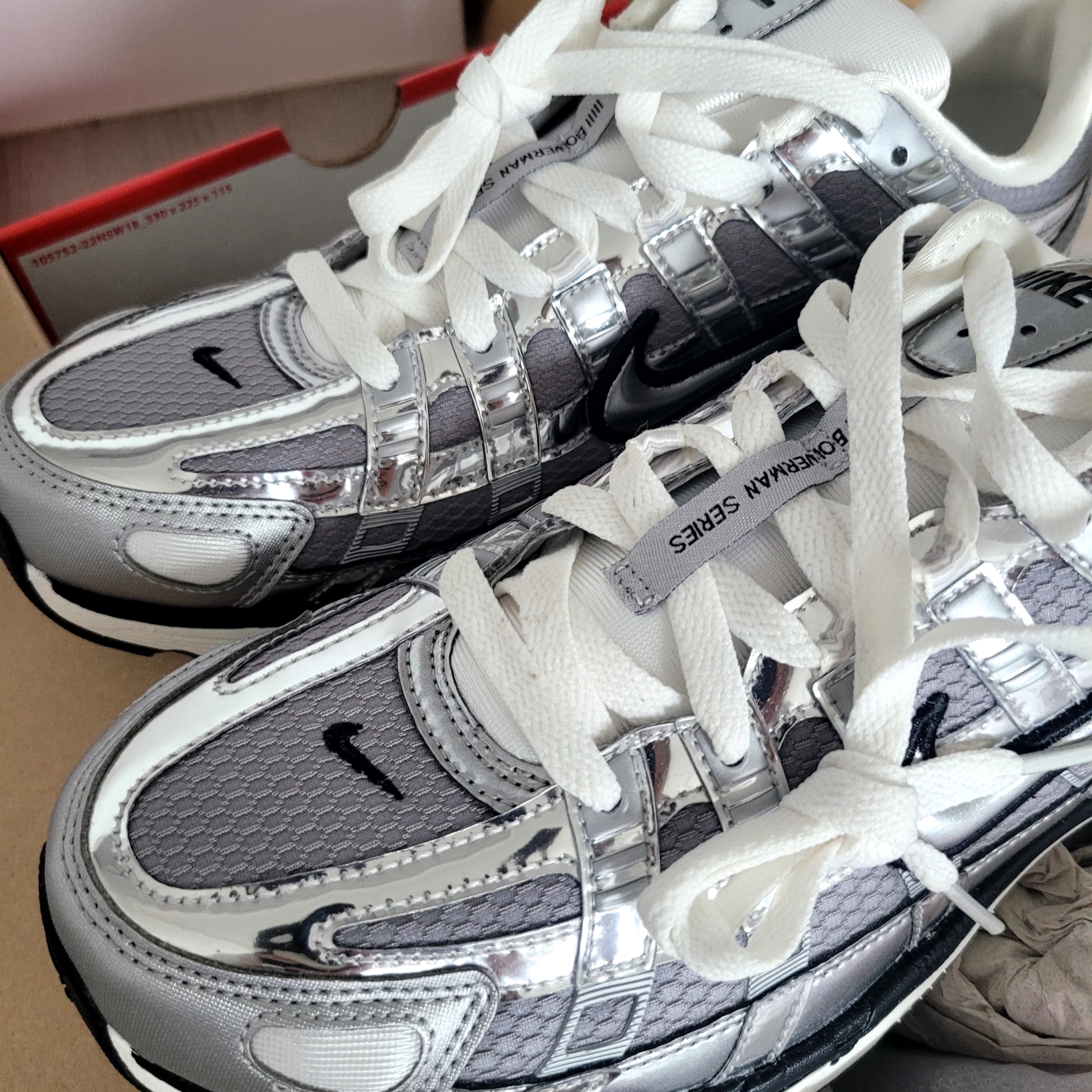 Nike P-6000 Metallic Silver 착용 스타일 - 1