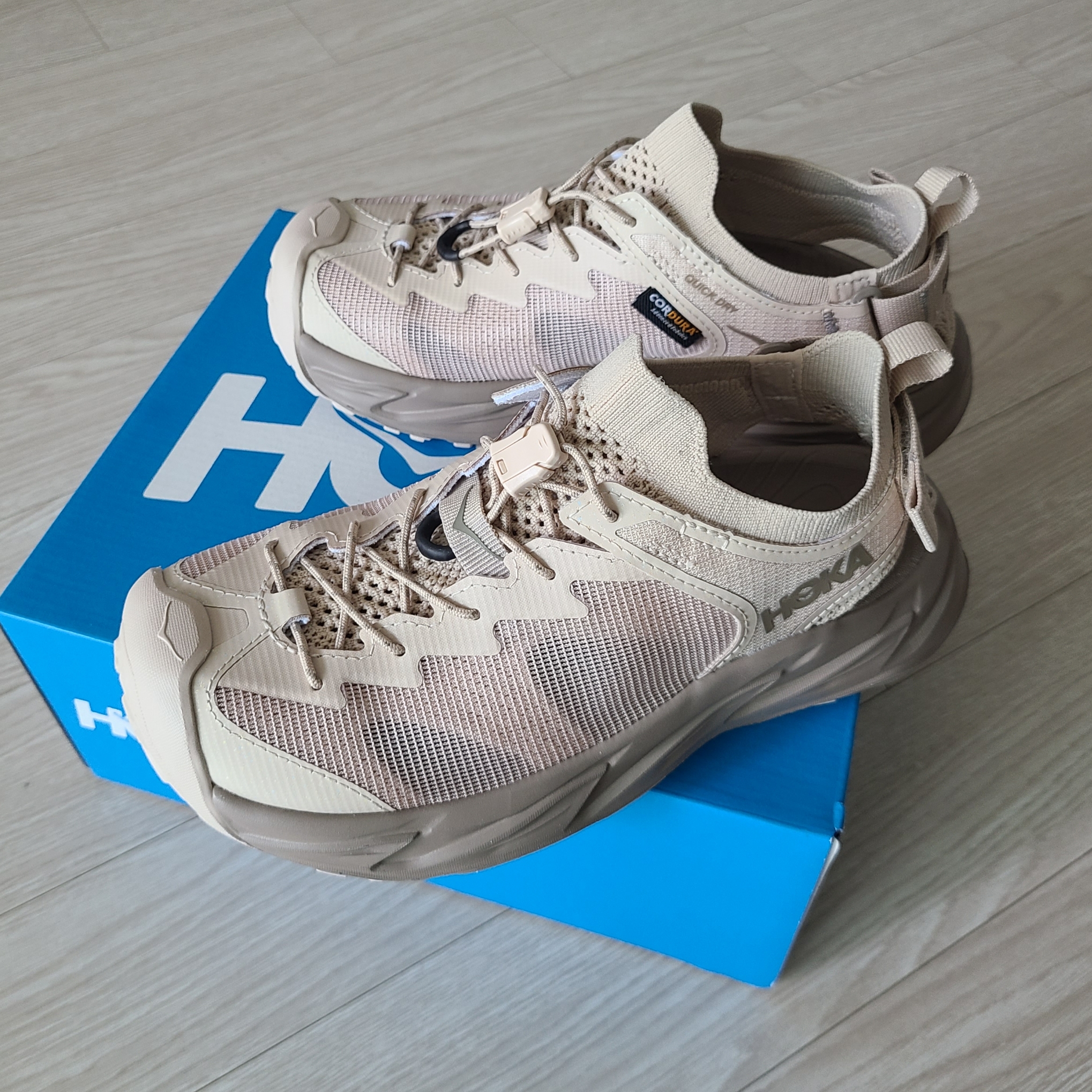 (W) Hoka Hopara 2 Shifting Sand 착용 스타일 - 2