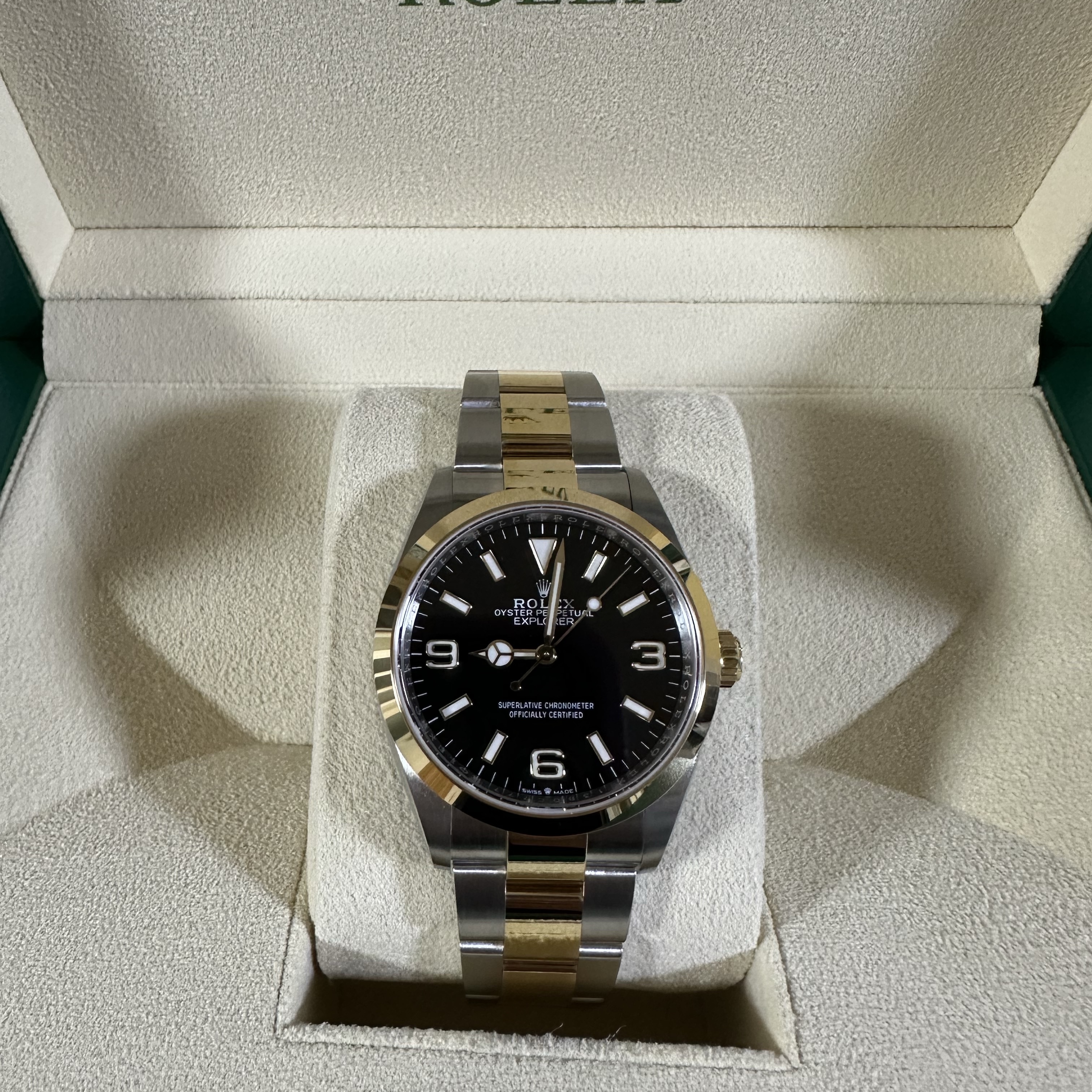 Rolex Explorer 36mm 124273 Black Oyster 착용 스타일
