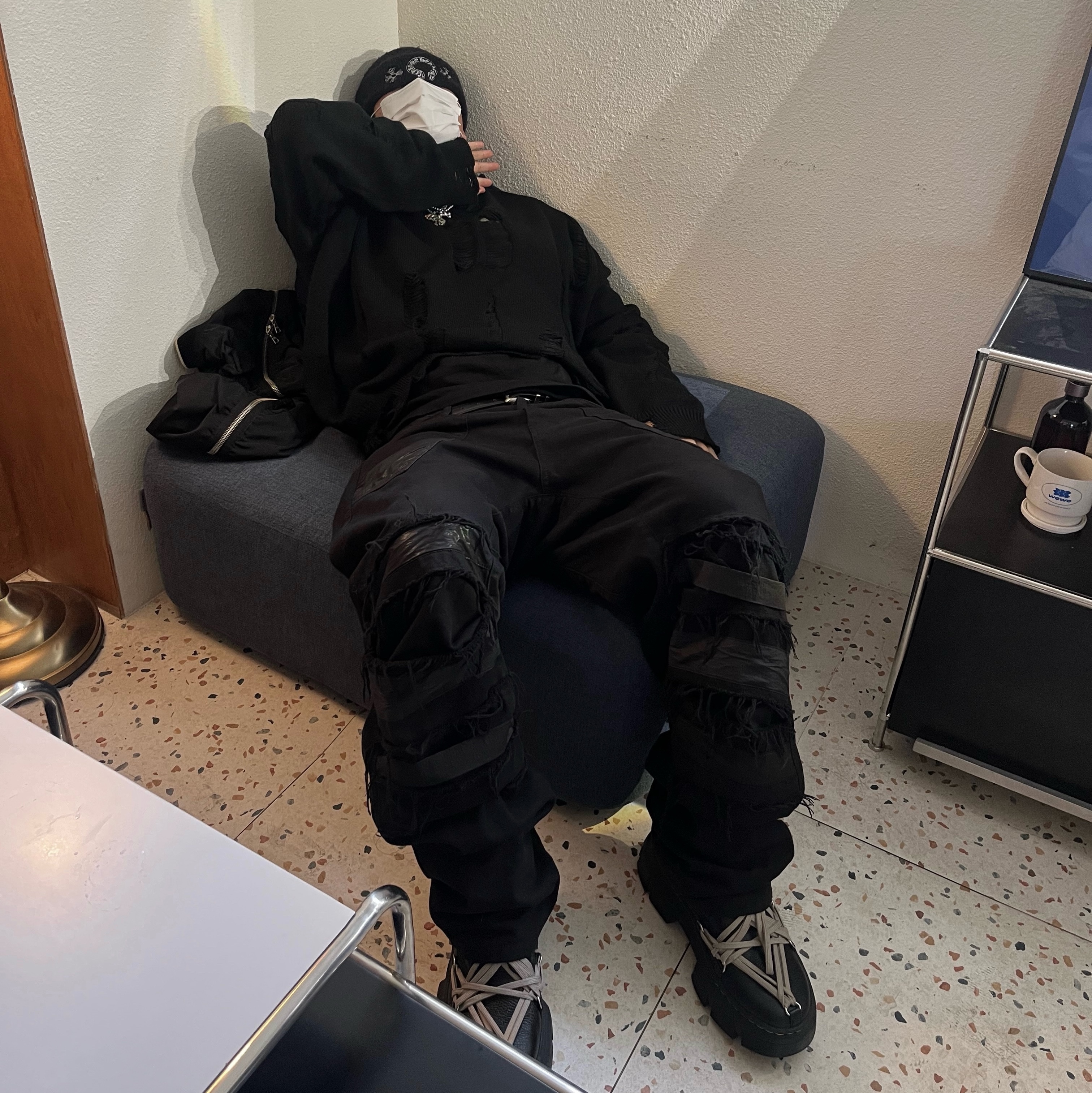 Dr. Martens x Rick Owens 1460 DMXL Megalace Black, Undermycar Rabban Destroyed Long Sleeve Knit Dark Ink - 23FW 착용 스타일 - 2