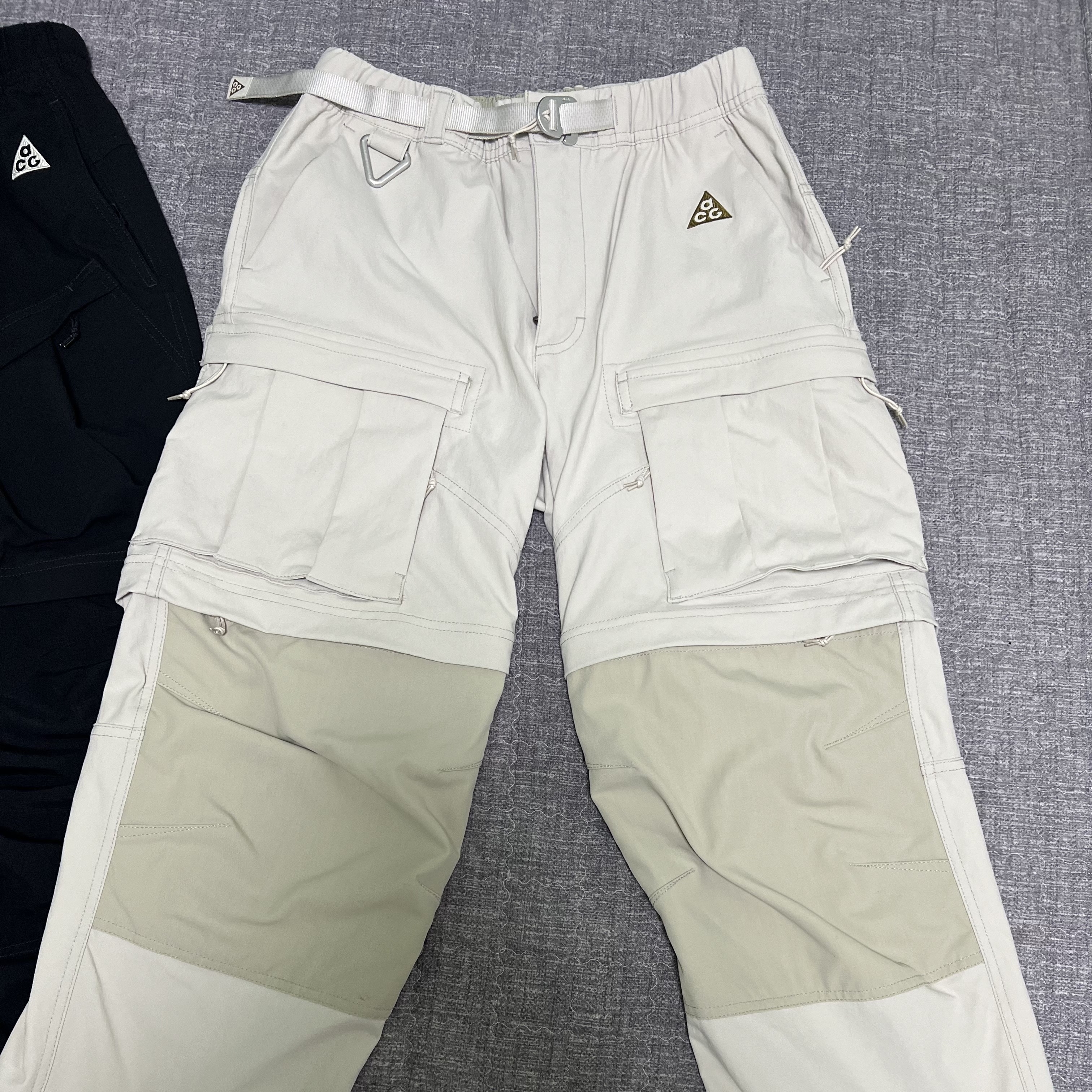 Nike ACG Smith Summit Cargo Pants Black - Asia, Nike ACG Smith Summit Allover Print Cargo Pants Oil Green - Asia 착용 스타일 - 4