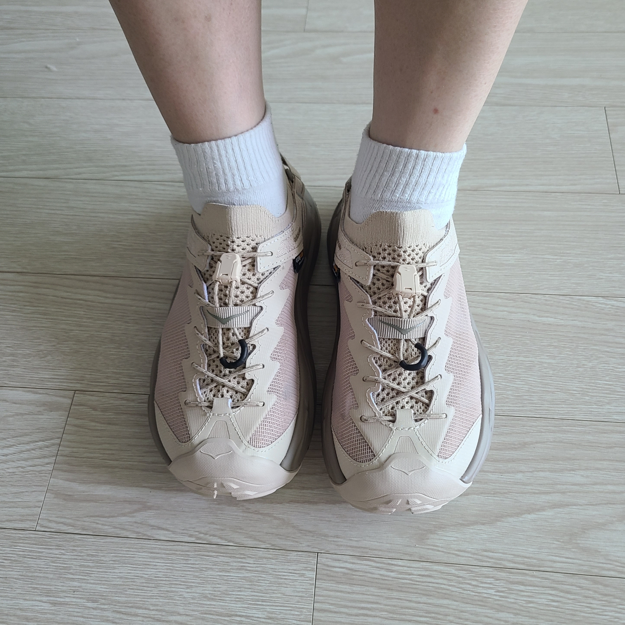 (W) Hoka Hopara 2 Shifting Sand 착용 스타일 - 3