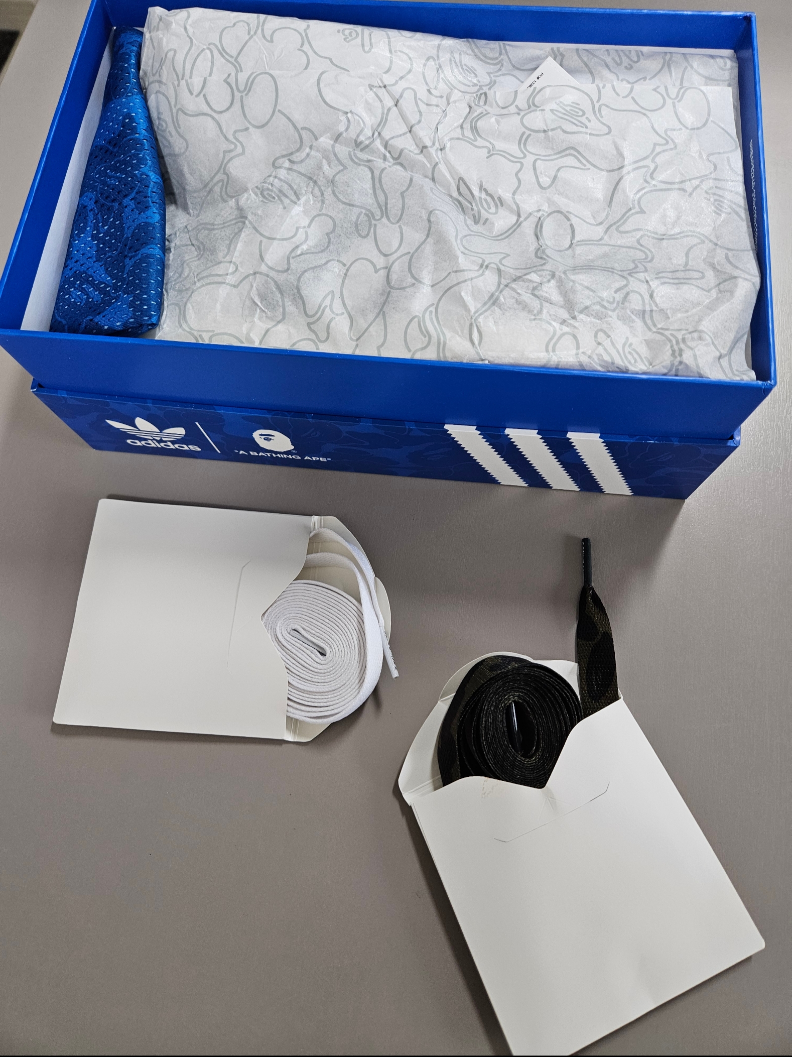Adidas x BAPE Lawsuit Shadow Green Cloud White 착용 스타일 - 8