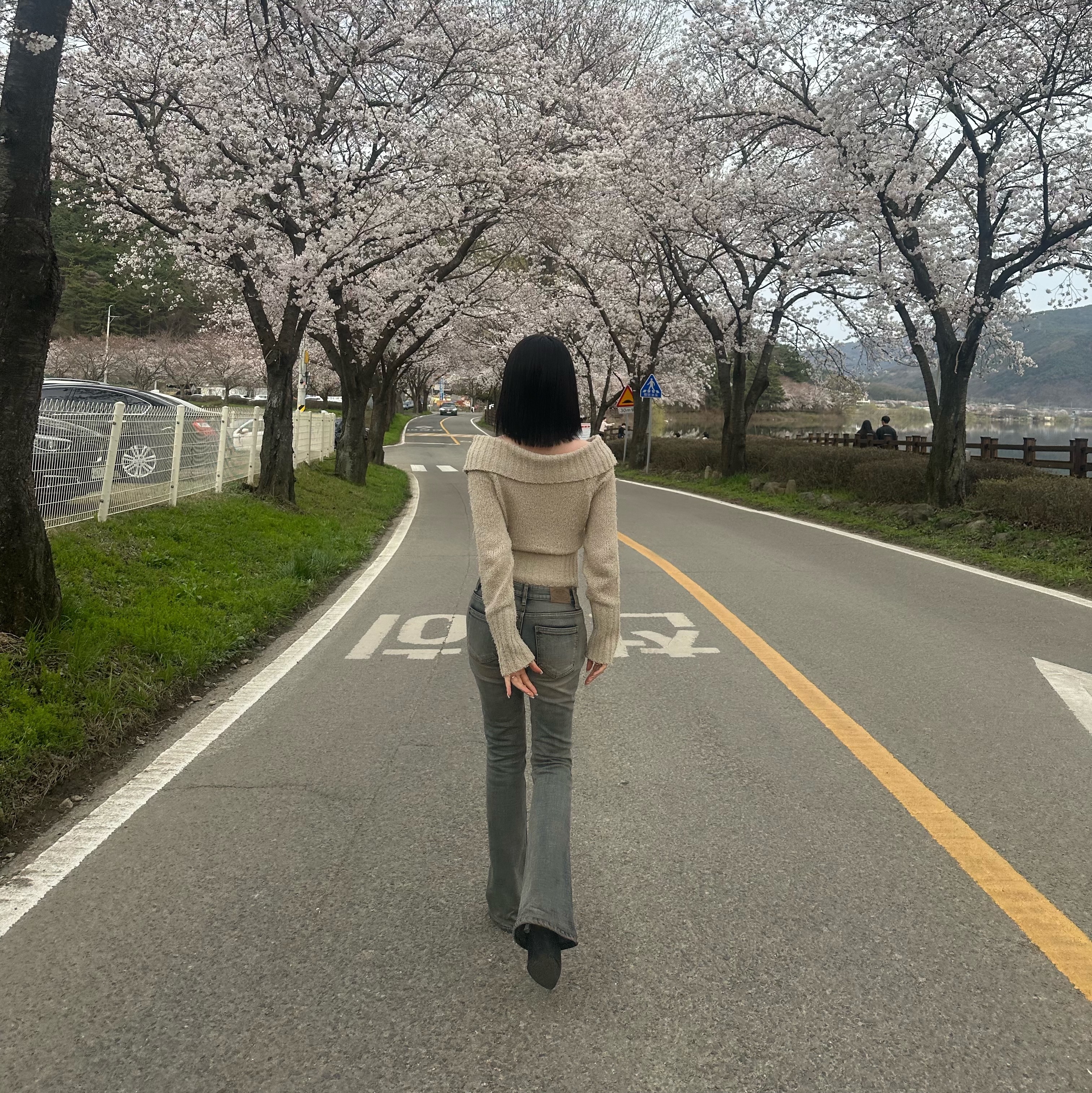(W) Bohemian Seoul Boots Cut Denim Pants Blue (23 Ver.) 착용 스타일 - 3