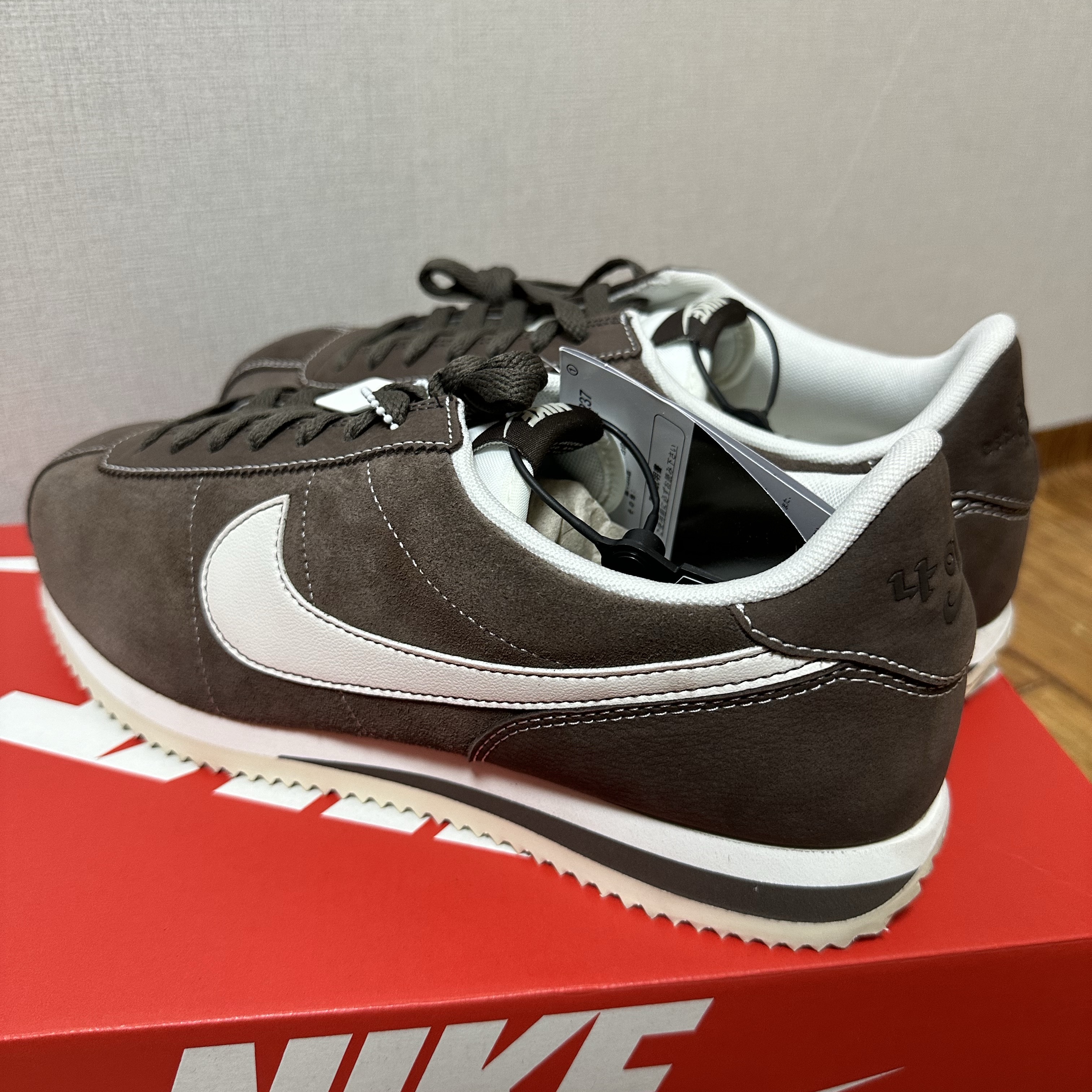 Nike Cortez SE Hangul Day Baroque Brown Sail 착용 스타일 - 2