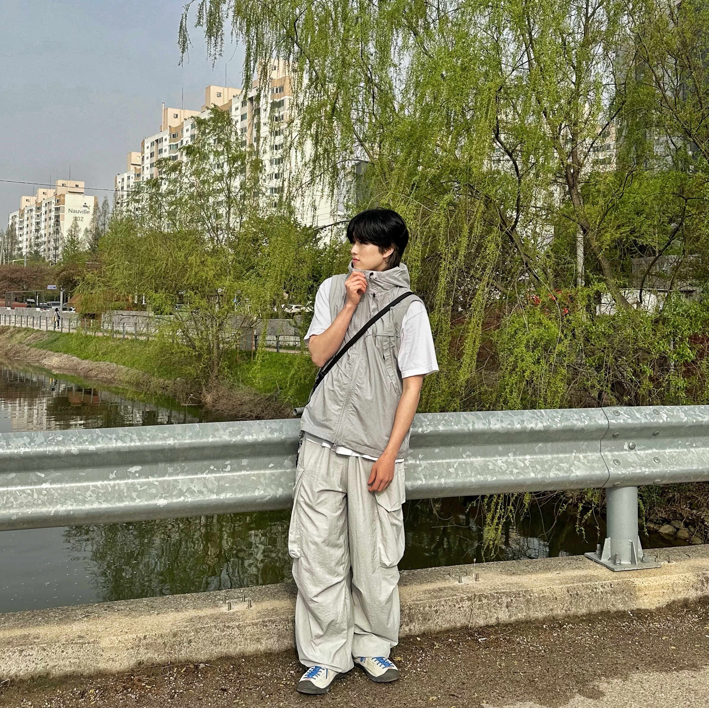 Sansan Gear 2Way Wave Jacket Blue Grey - 24SS, (W) Keen Jasper Suede Sneakers Birch Fawn 착용 스타일 - 3