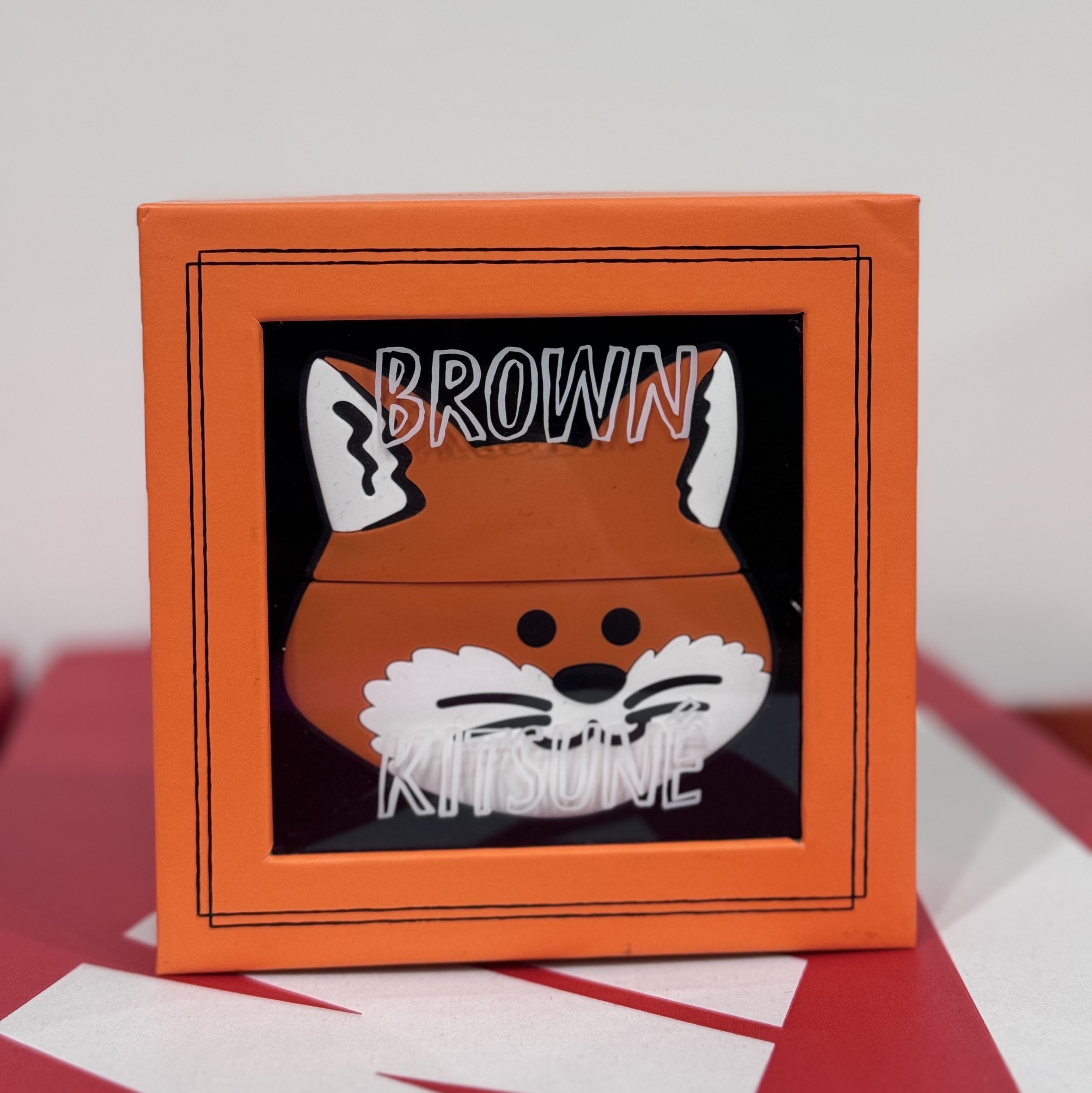 Maison Kitsune x Line Friends Kitsune AirPods Pro Case 착용 스타일 - 4