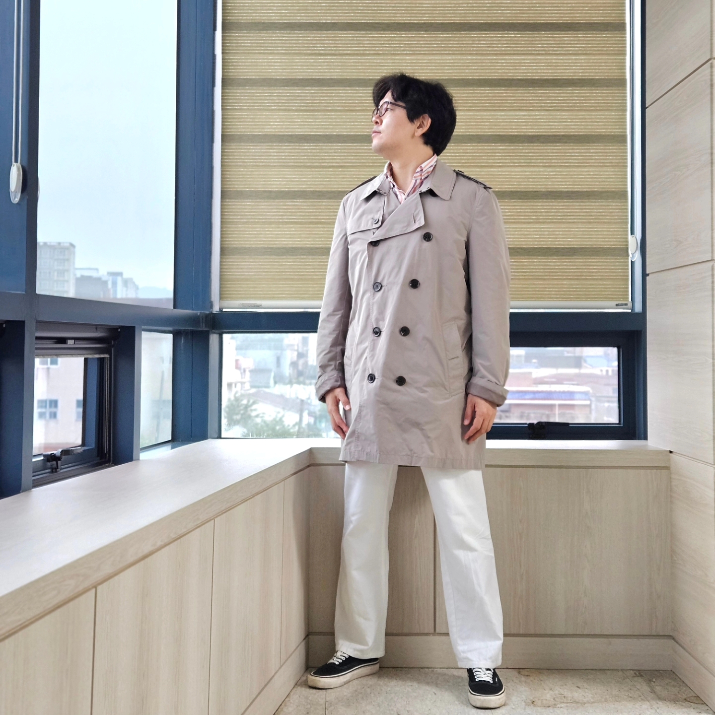 Burberry Kensington Heritage Trench Coat Honey, Rolex Submariner 41mm 124060 Black Oyster 착용 스타일 - 4