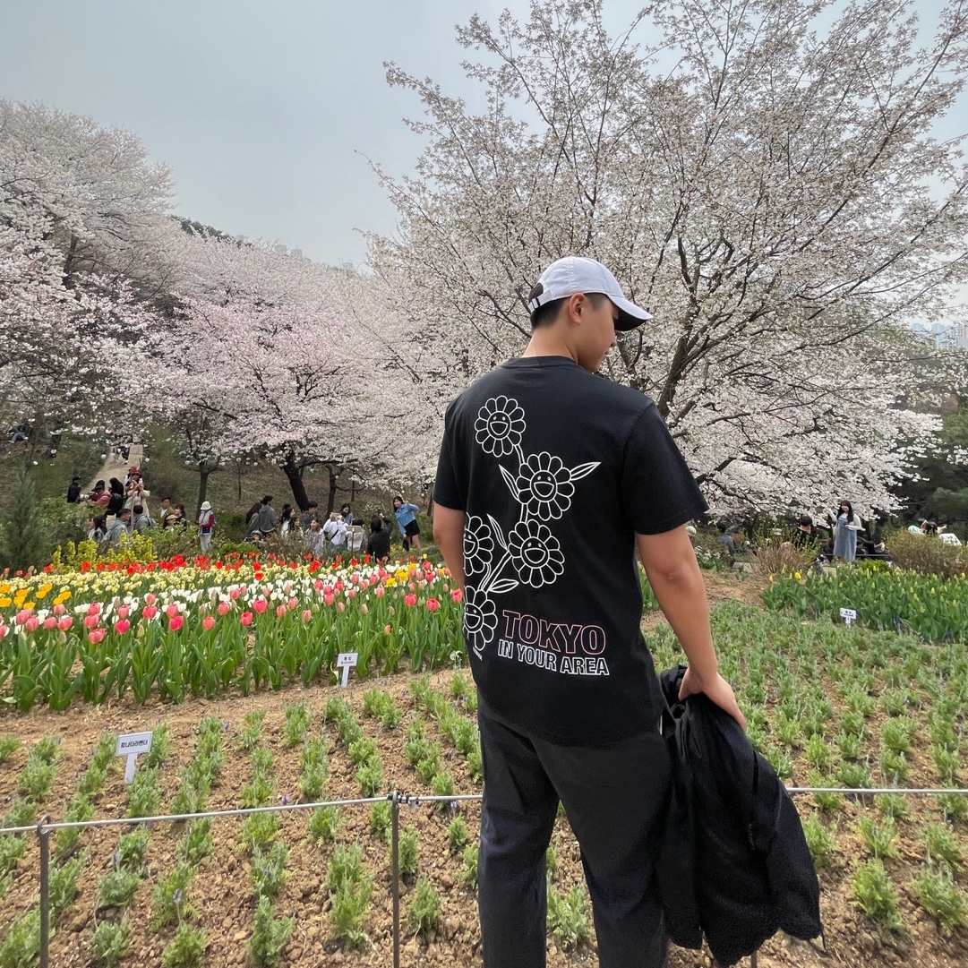 Kaikai Kiki x Blackpink Tokyo Exclusive T-Shirt Black 착용 스타일