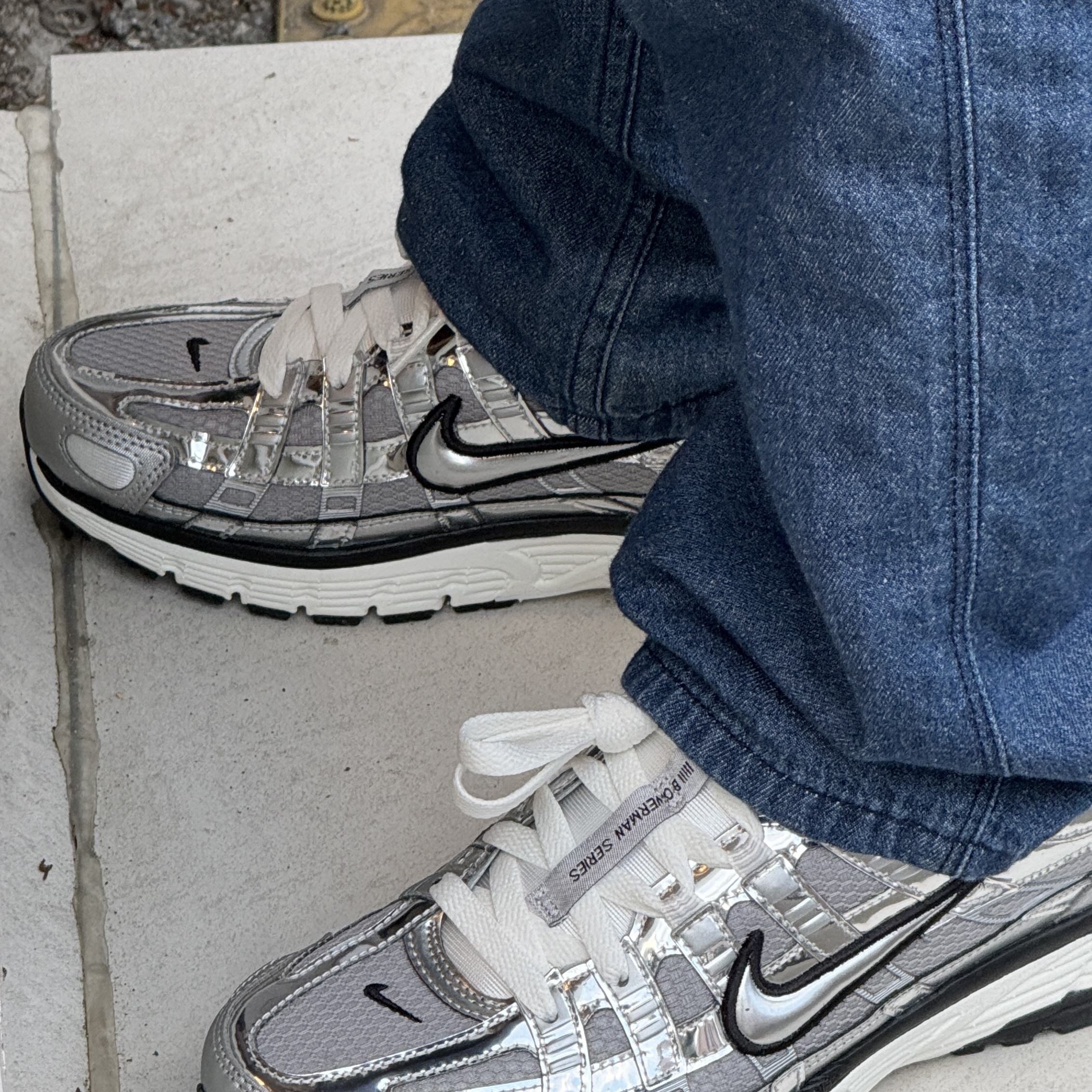 Nike P-6000 Metallic Silver 착용 스타일
