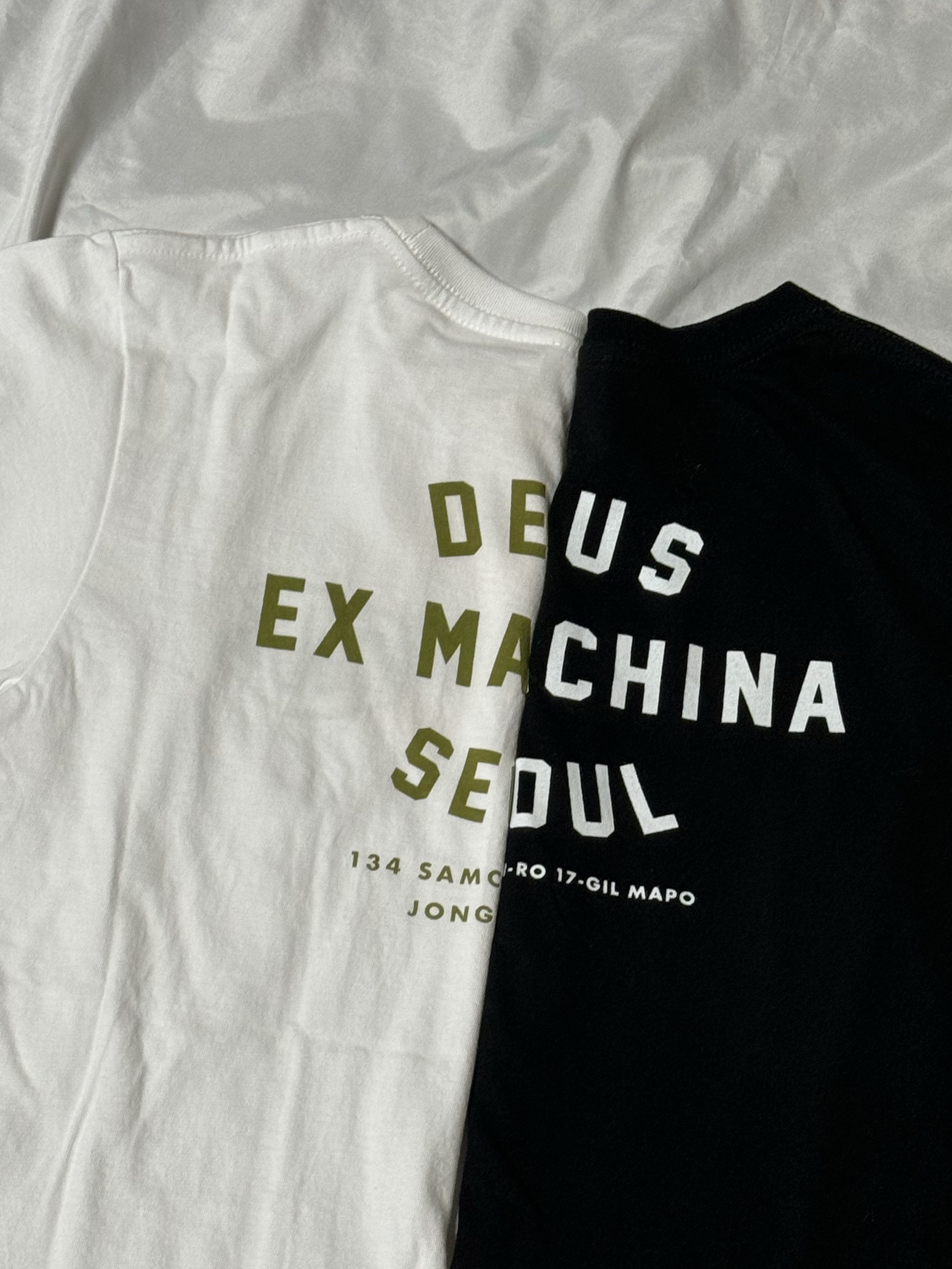 (Kids) Deus Ex Machina College Samcheong T-Shirt White, (Kids) Deus Ex Machina College Seoul T-Shirt Black 착용 스타일 - 2
