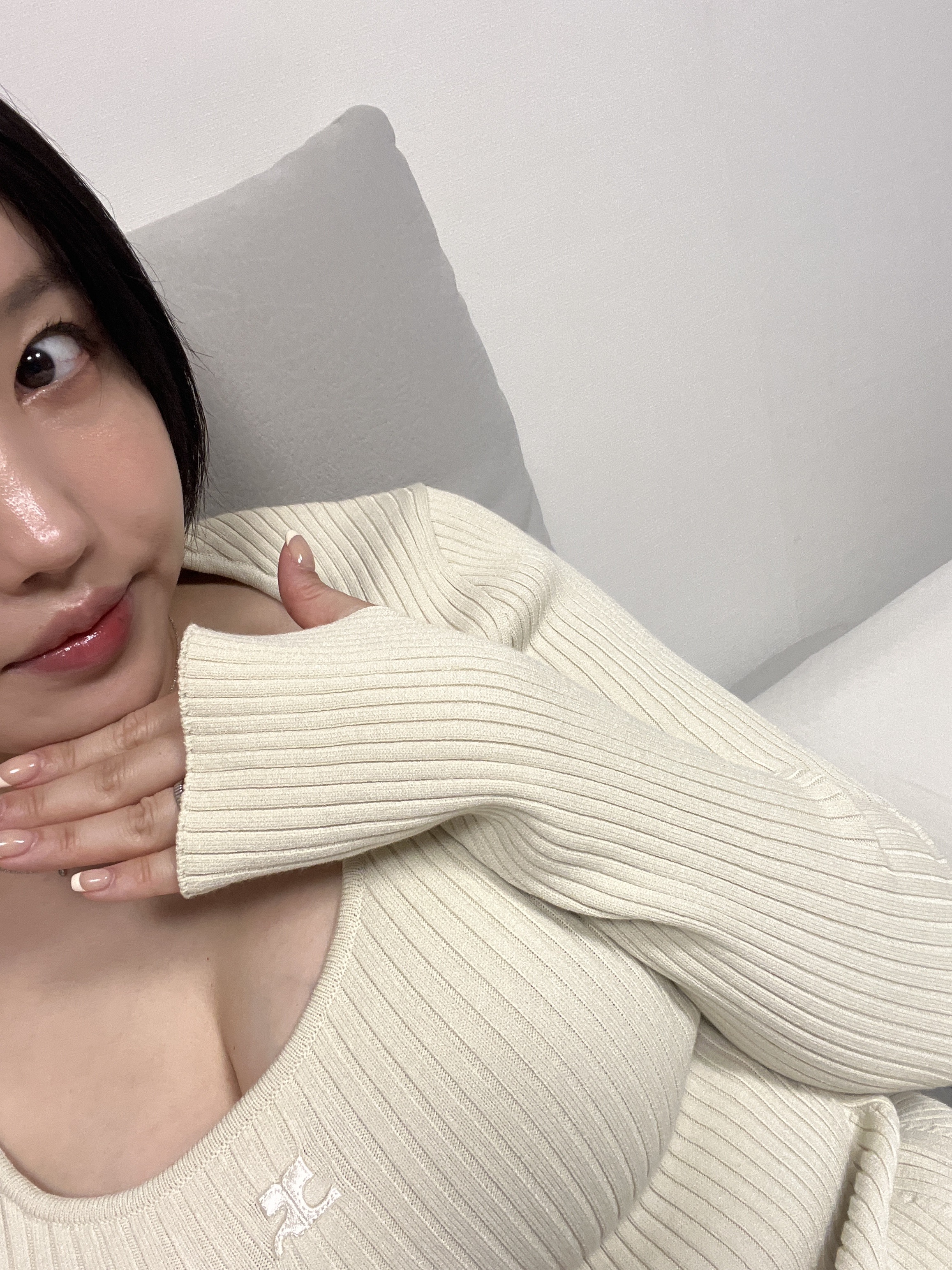 (W) Courreges Knitted Tank Top Reedition Sand 착용 스타일
