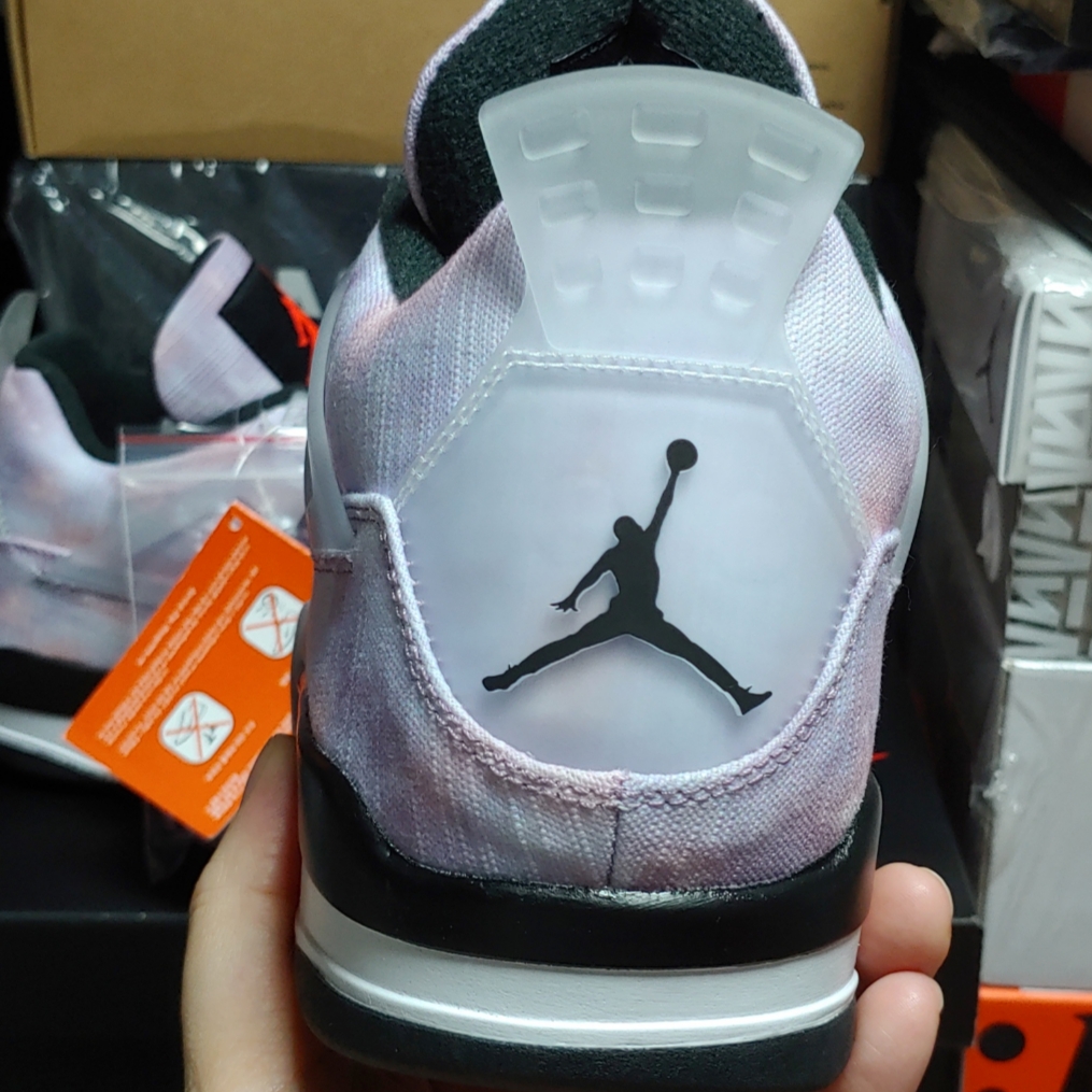 Jordan 4 Retro SE Amethyst Wave 착용 스타일 - 3