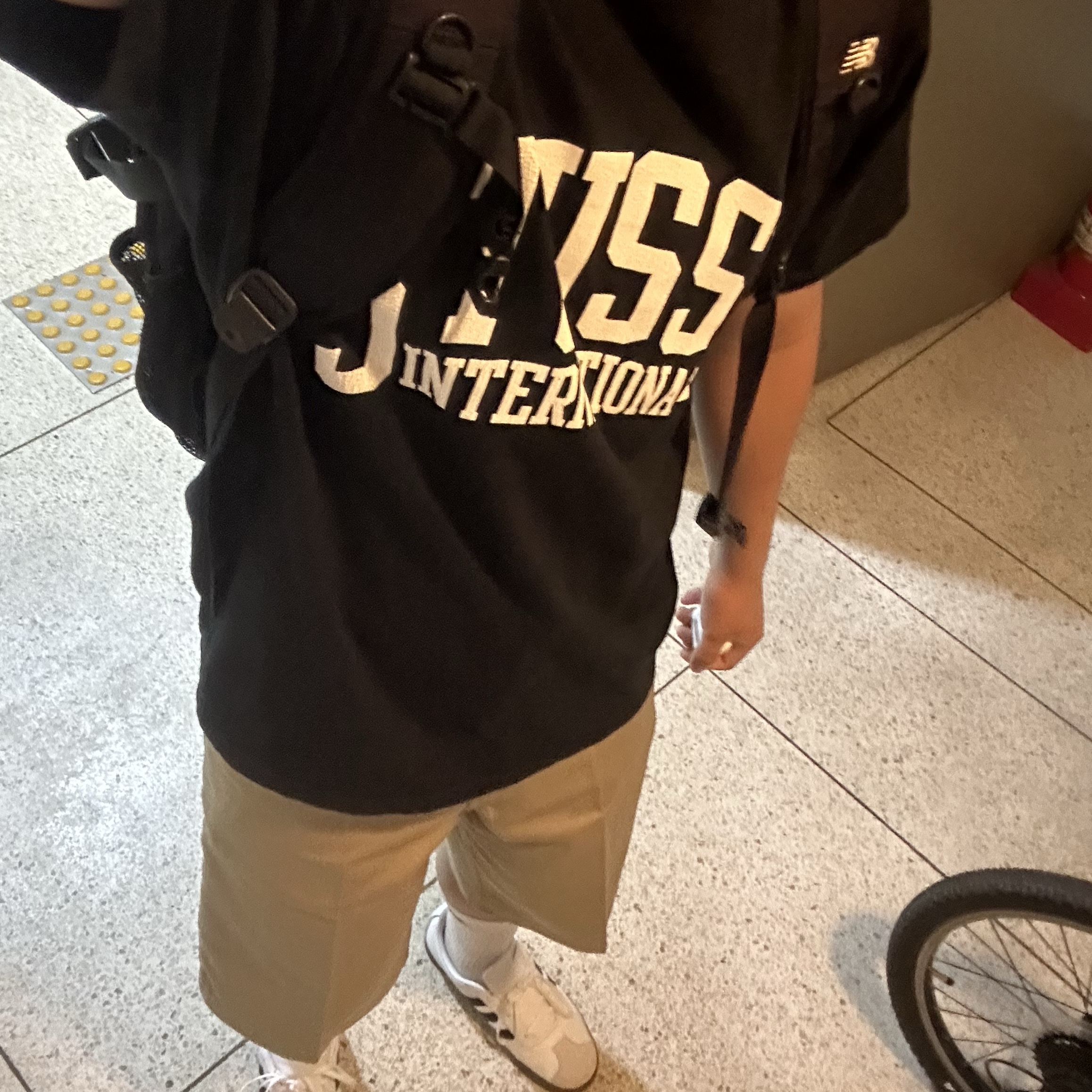 Adidas VL Court Base Cloud White Core Black, Stussy International Pigment Dyed T-Shirt Black 착용 스타일