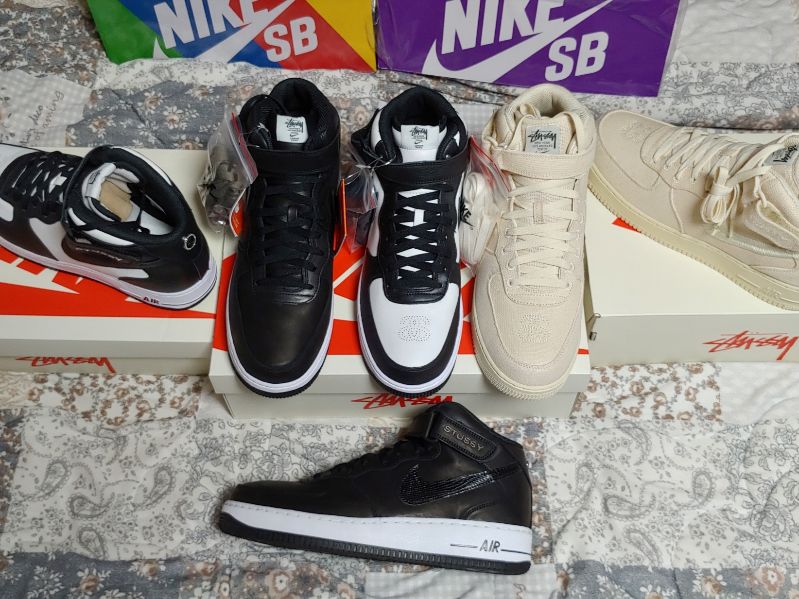 Nike x Stussy Air Force 1 '07 Mid SP Fossil, Nike x Stussy Air Force 1 '07 Mid SP Black and Light Bone 착용 스타일 - 1