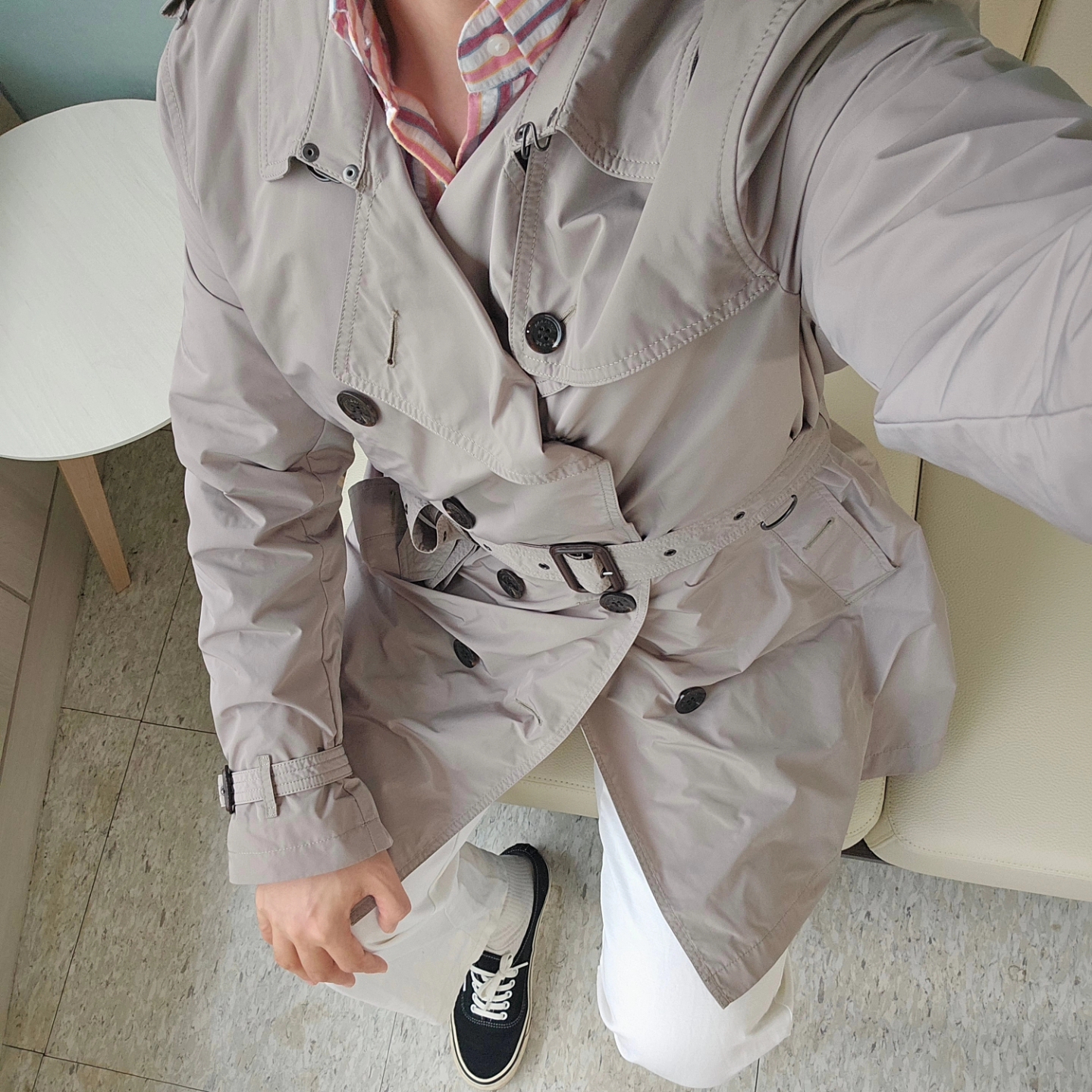 Burberry Kensington Heritage Trench Coat Honey, Rolex Submariner 41mm 124060 Black Oyster 착용 스타일 - 6