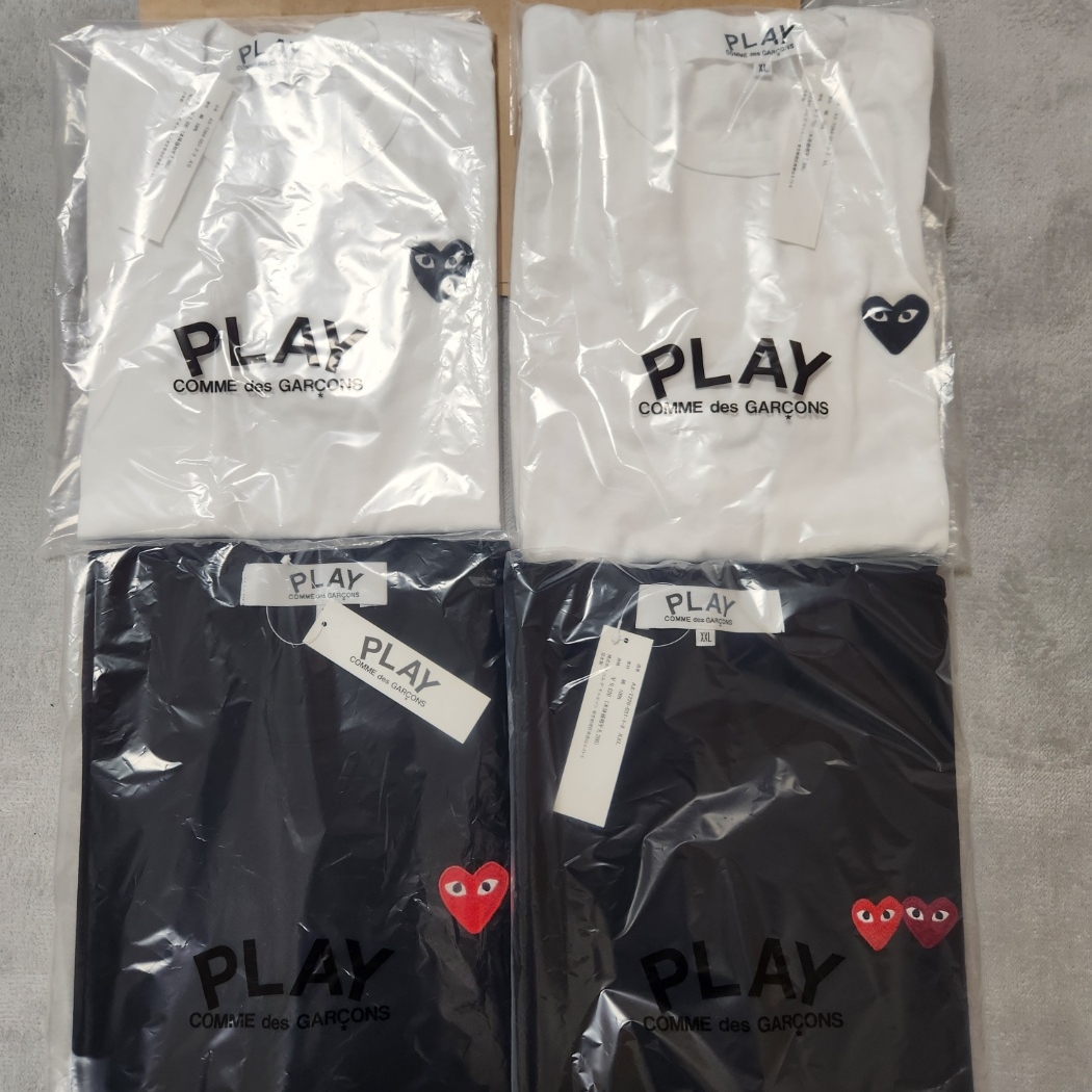 Play Comme des Garcons Red Heart T-Shirt Black, Play Comme des Garcons Black Heart T-Shirt White 착용 스타일