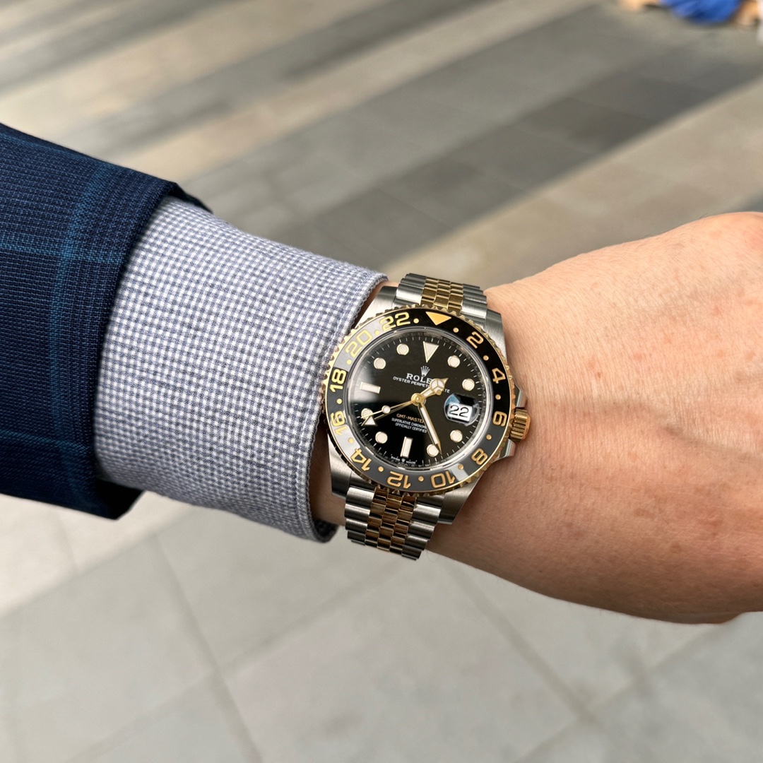 Rolex GMT-Master II 40mm 126713GRNR Black Jubilee 착용 스타일