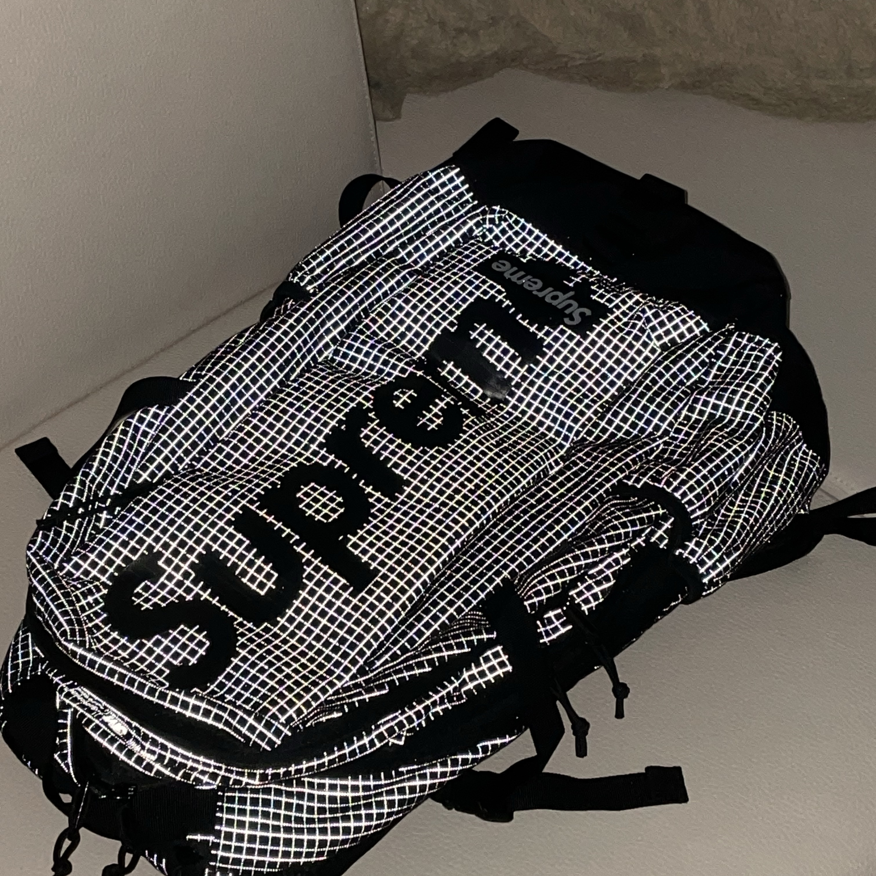 Supreme Backpack Black - 24SS 착용 스타일