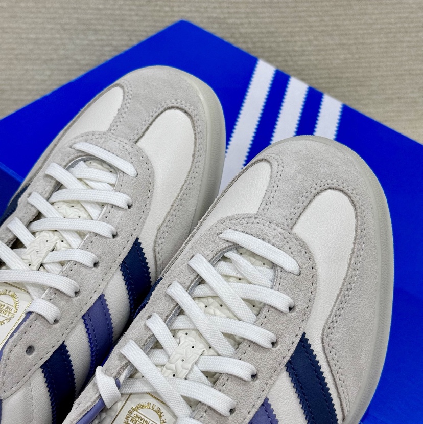 Adidas Gazelle Indoor Core White Preloved Ink 착용 스타일