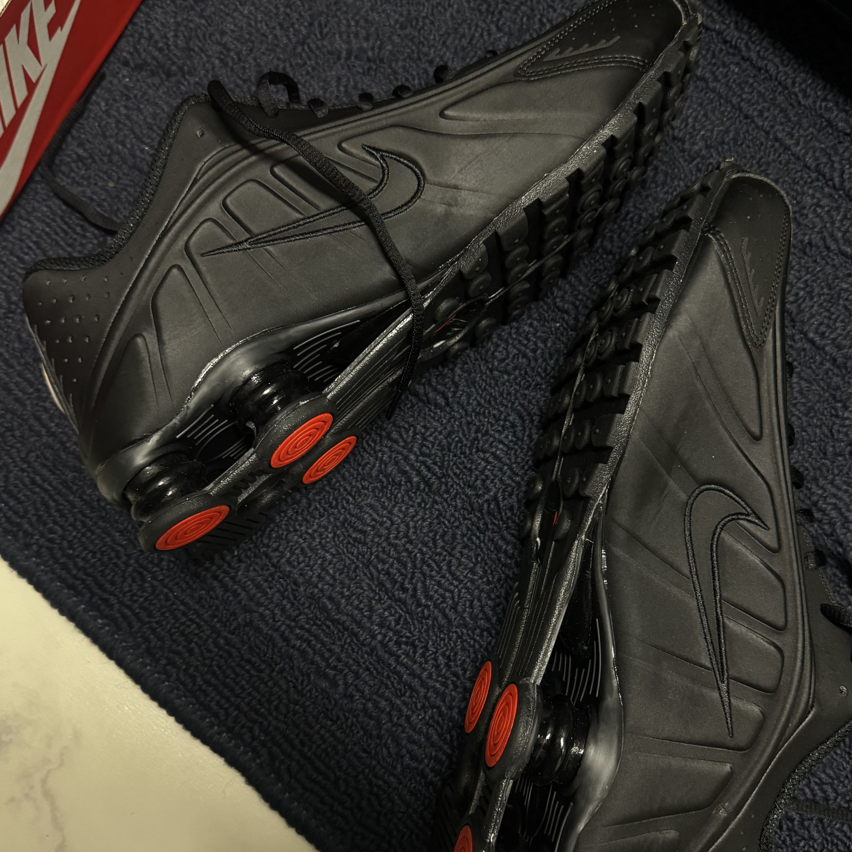(W) Nike Shox R4 Black 착용 스타일