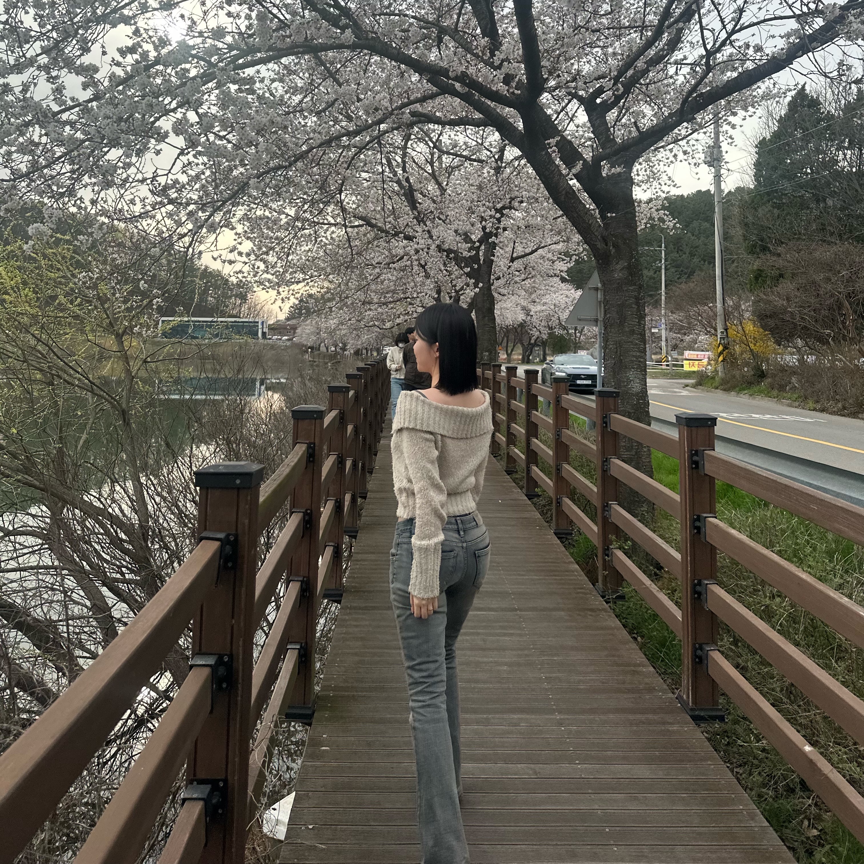 (W) Bohemian Seoul Boots Cut Denim Pants Blue (23 Ver.) 착용 스타일 - 1