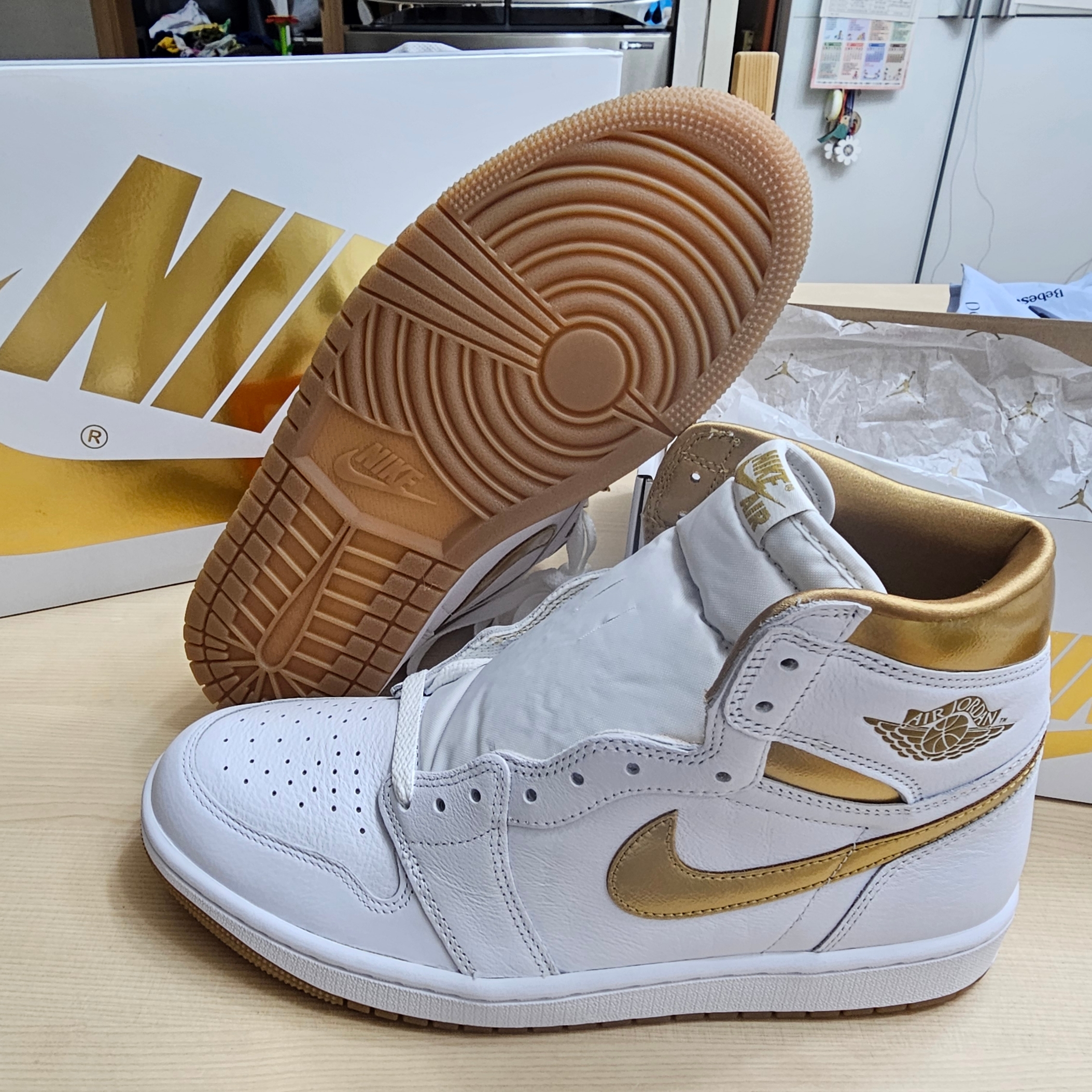 (W) Jordan 1 Retro High OG White Gold 착용 스타일 - 6