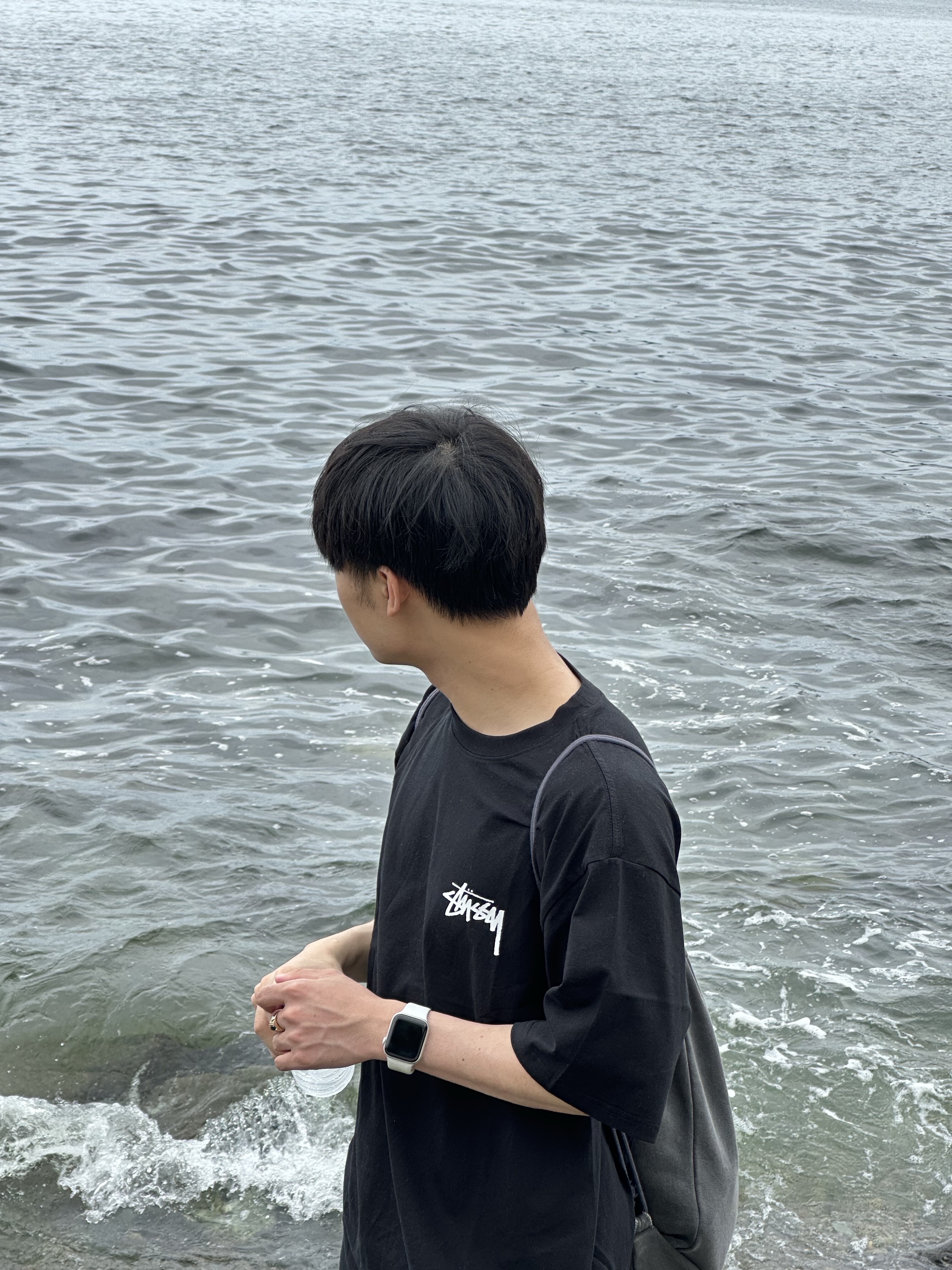 Stussy Tour T-Shirt White, Adidas Yeezy Foam RNNR Sand 착용 스타일 - 2