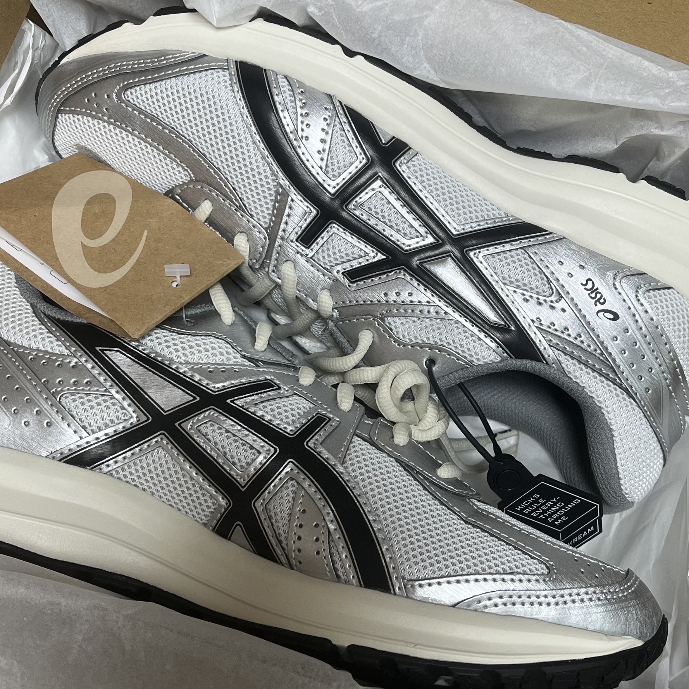 Asics Jog 100 S White Black - 2E Wide 착용 스타일 - 1