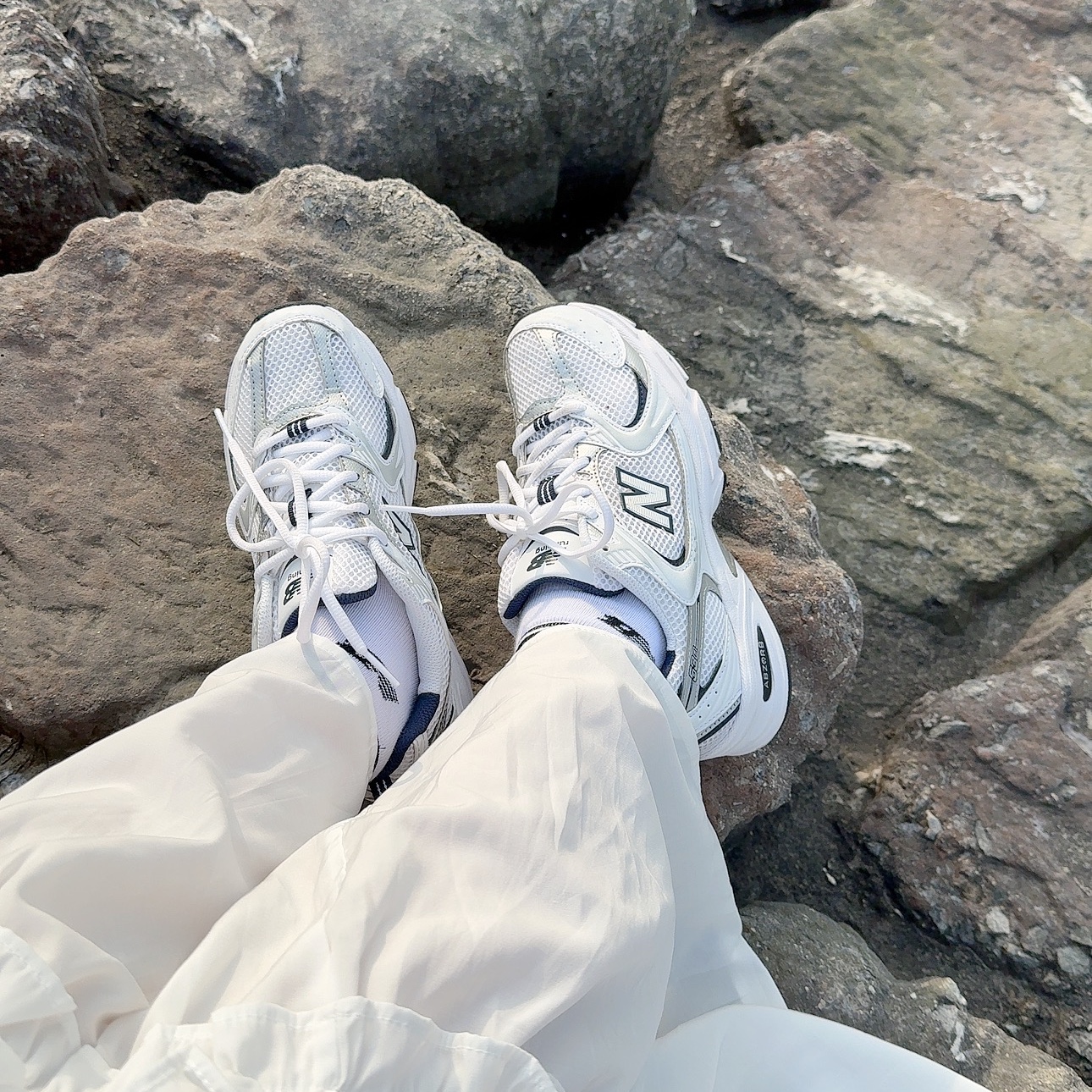 New Balance 530 White 착용 스타일 - 2