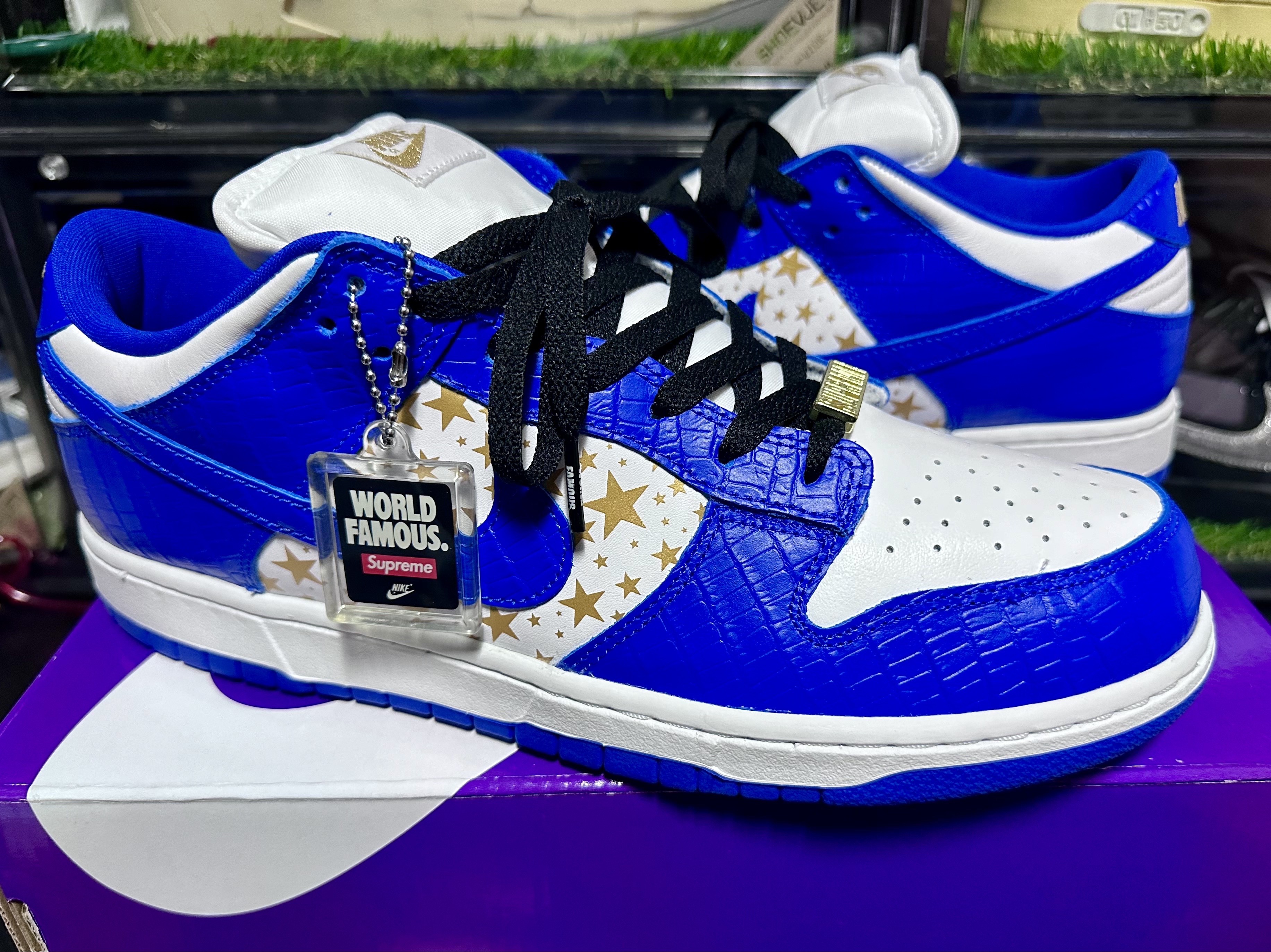 Nike x Supreme SB Dunk Low Hyper Blue 착용 스타일