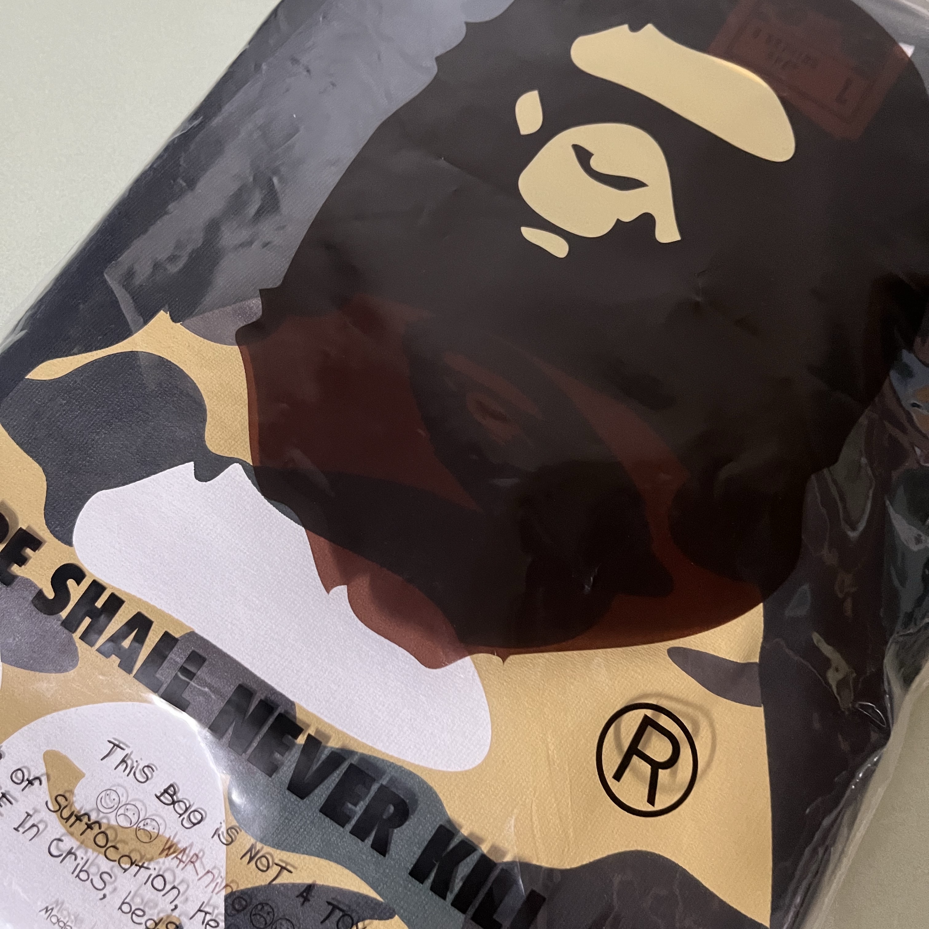 BAPE 1st Camo By Bathing Ape T-Shirt Black Yellow 착용 스타일