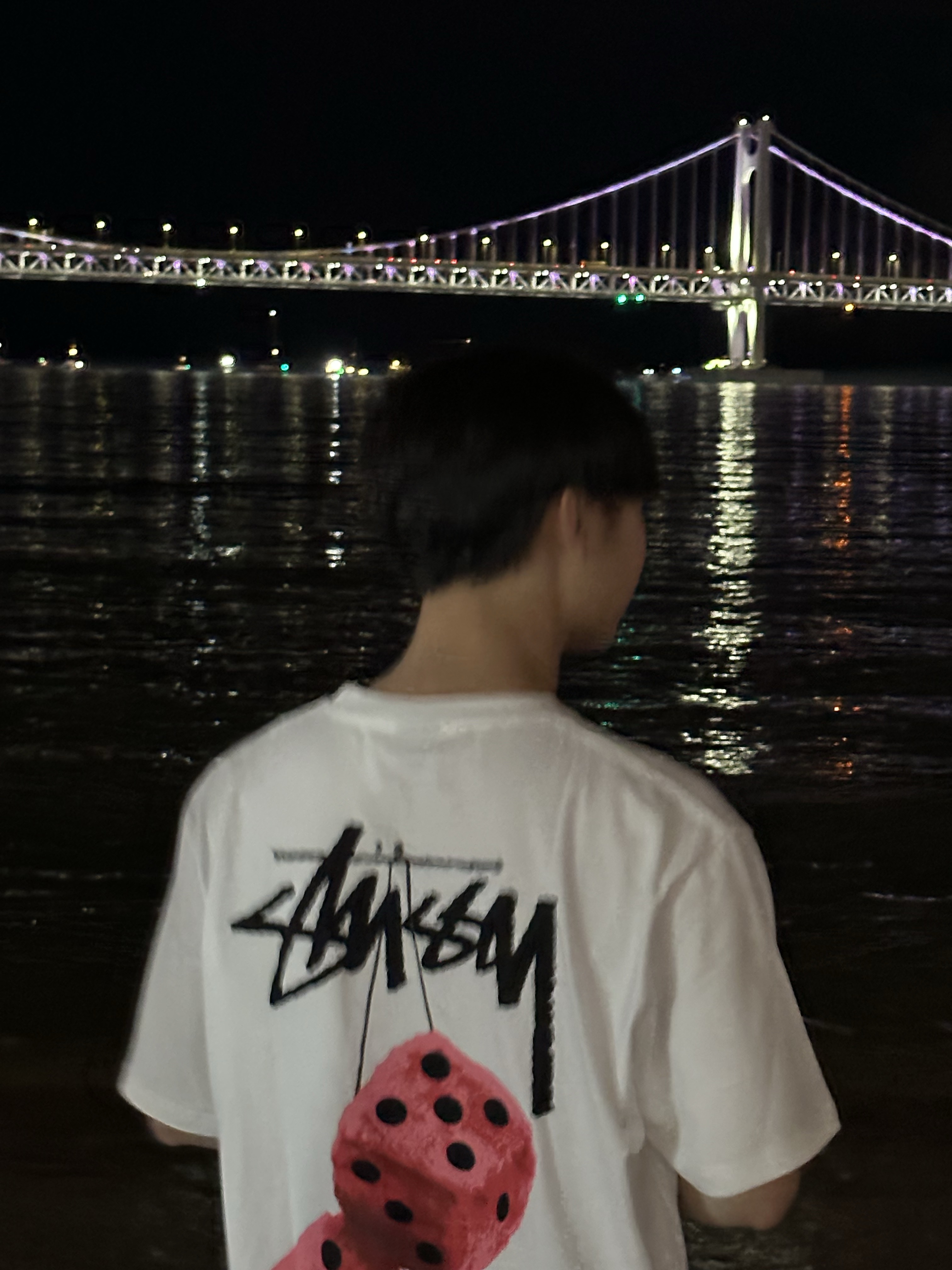 Stussy Tour T-Shirt White, Adidas Yeezy Foam RNNR Sand 착용 스타일 - 3