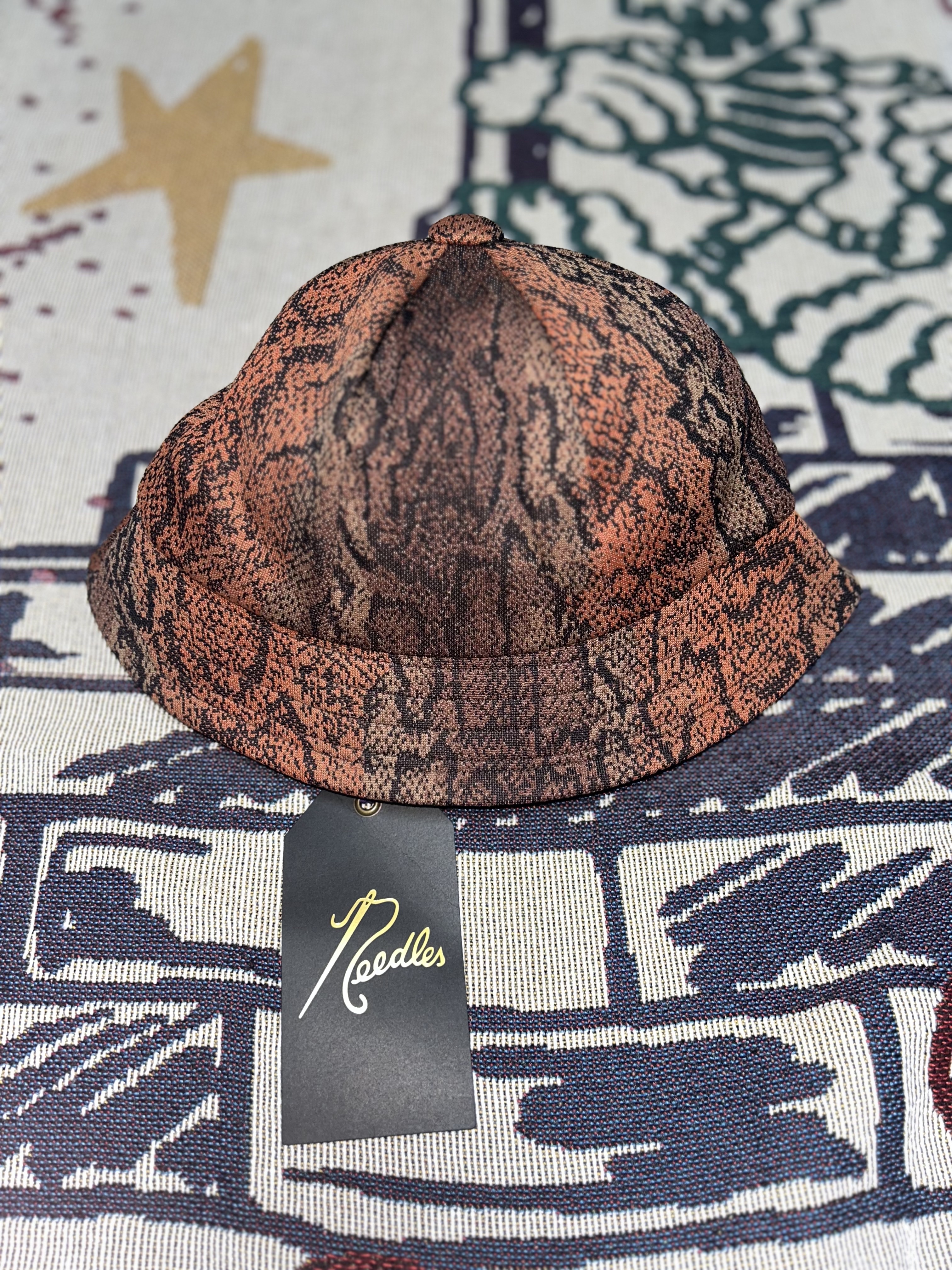 Needles Bermuda Hat Poly Jacquard Python 착용 스타일 - 2
