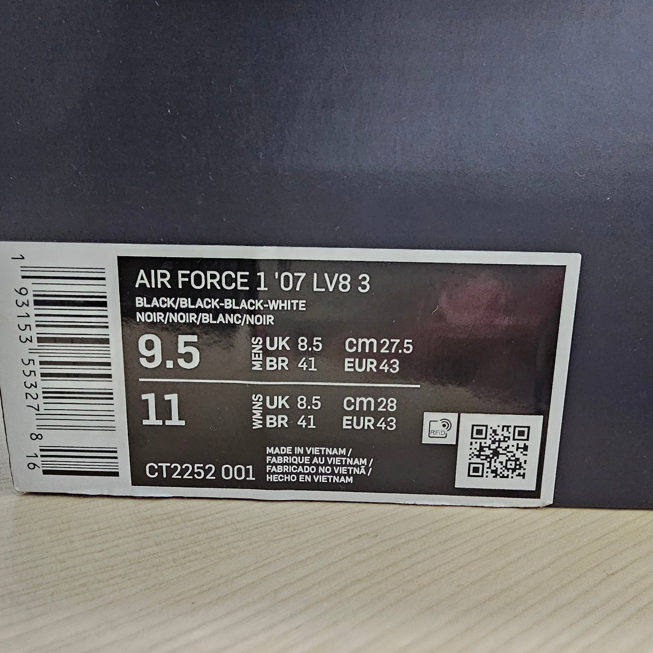 Nike Air Force 1 Low Black Metallic Gold Removable Swoosh Pack 착용 스타일 - 4