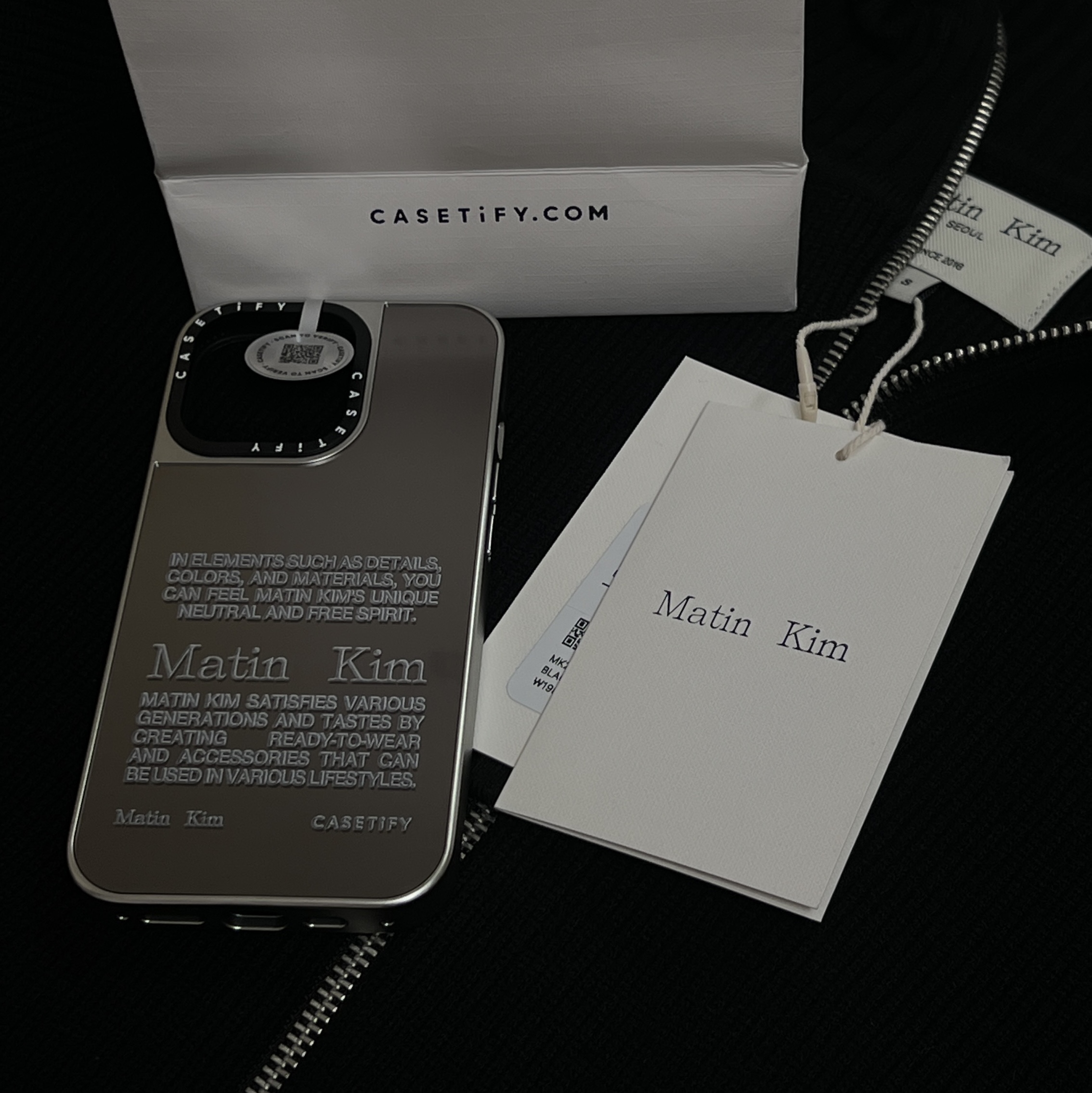 Casetify x Matin Kim iPhone Letter Magsafe Mirror Case Silver, Matin Kim Spell Point Stripe Knit Cardigan Black 착용 스타일