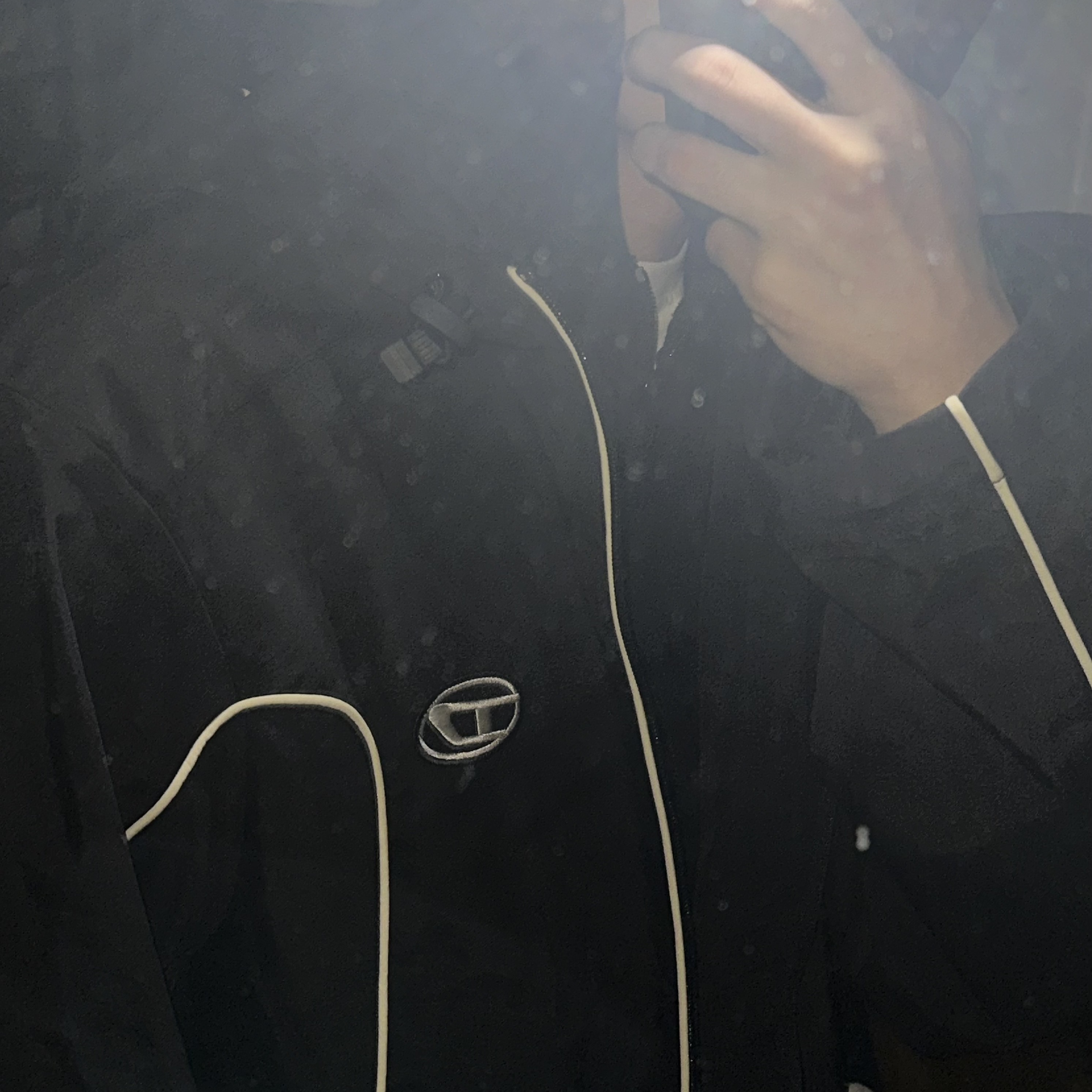 Diesel J-Hives Windbreaker with Contrast Piping Black 착용 스타일