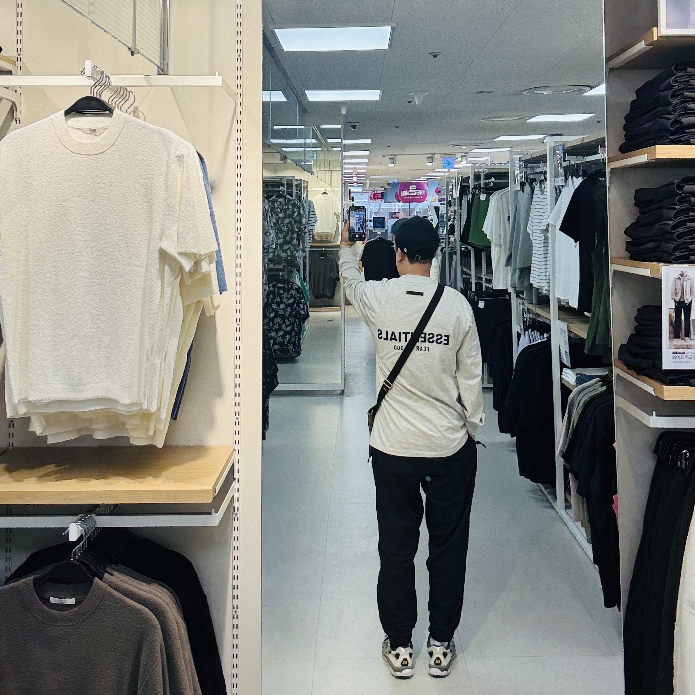 Nike Heritage 86 Cap Black, Essentials Long Sleeve T-Shirt Oatmeal - 21SS 착용 스타일 - 2