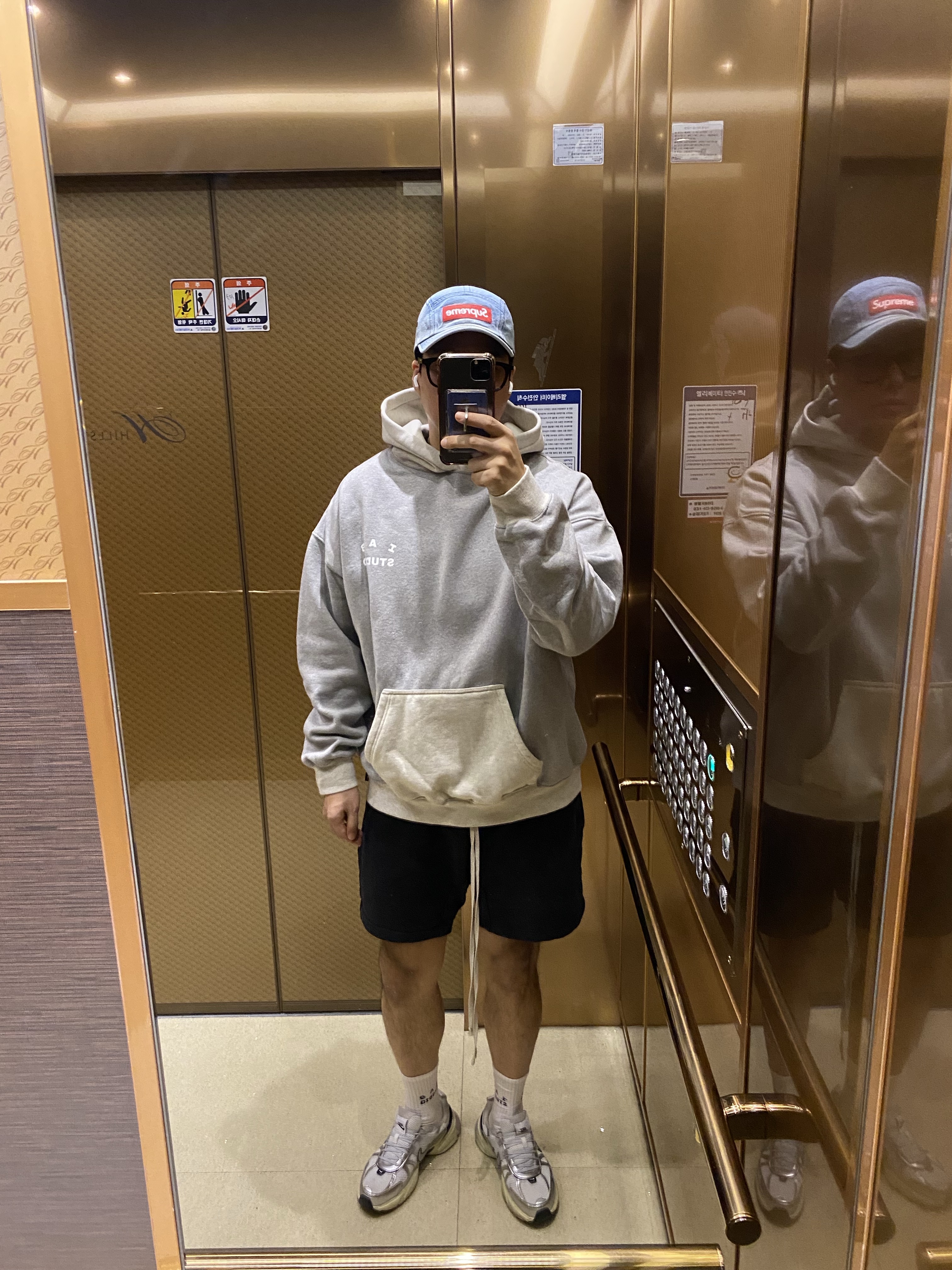 Supreme Washed Chino Twill Camp Cap Denim - 21FW, IAB Studio Hoodie Dual Gray 착용 스타일