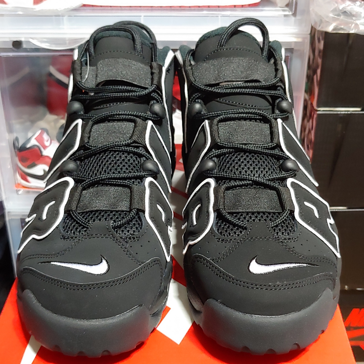 Nike Air More Uptempo Black White 2020 착용 스타일 - 1