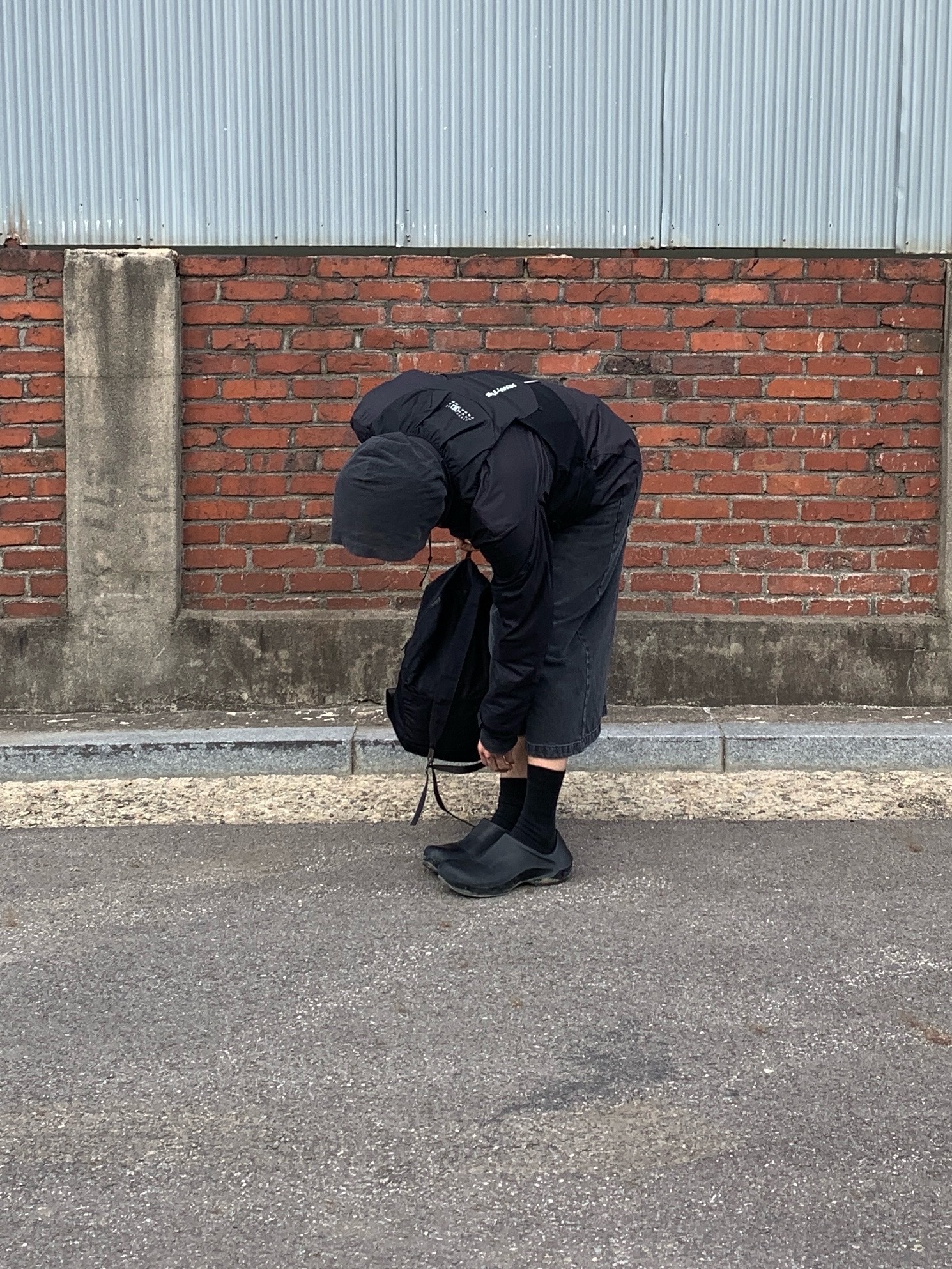 Stussy Basic Skullcap Beanie Black, Our Legacy Slim Backpack Black Dense Liquid Nylon 착용 스타일 - 4